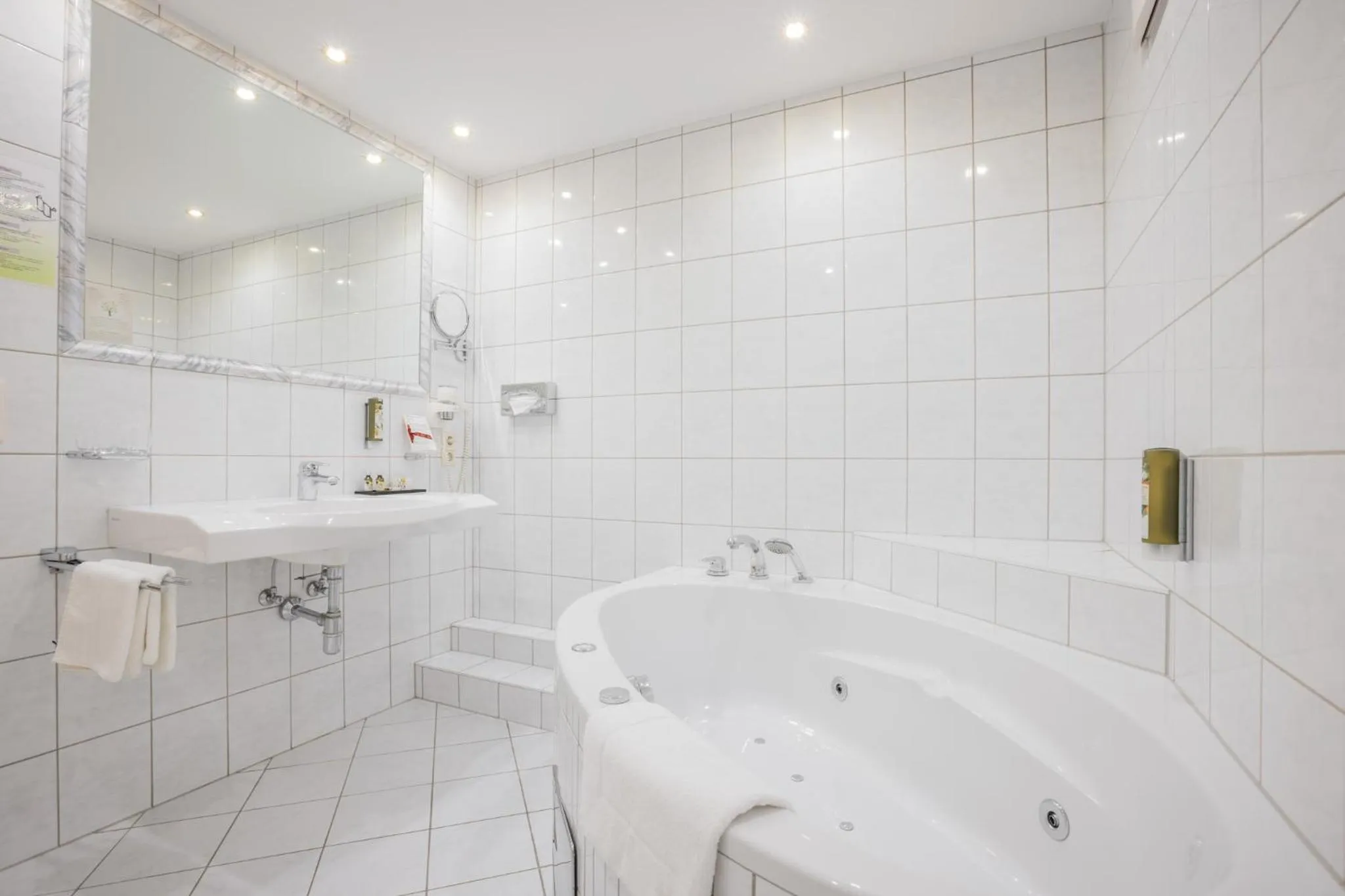 Hot Tub in Hotel Central