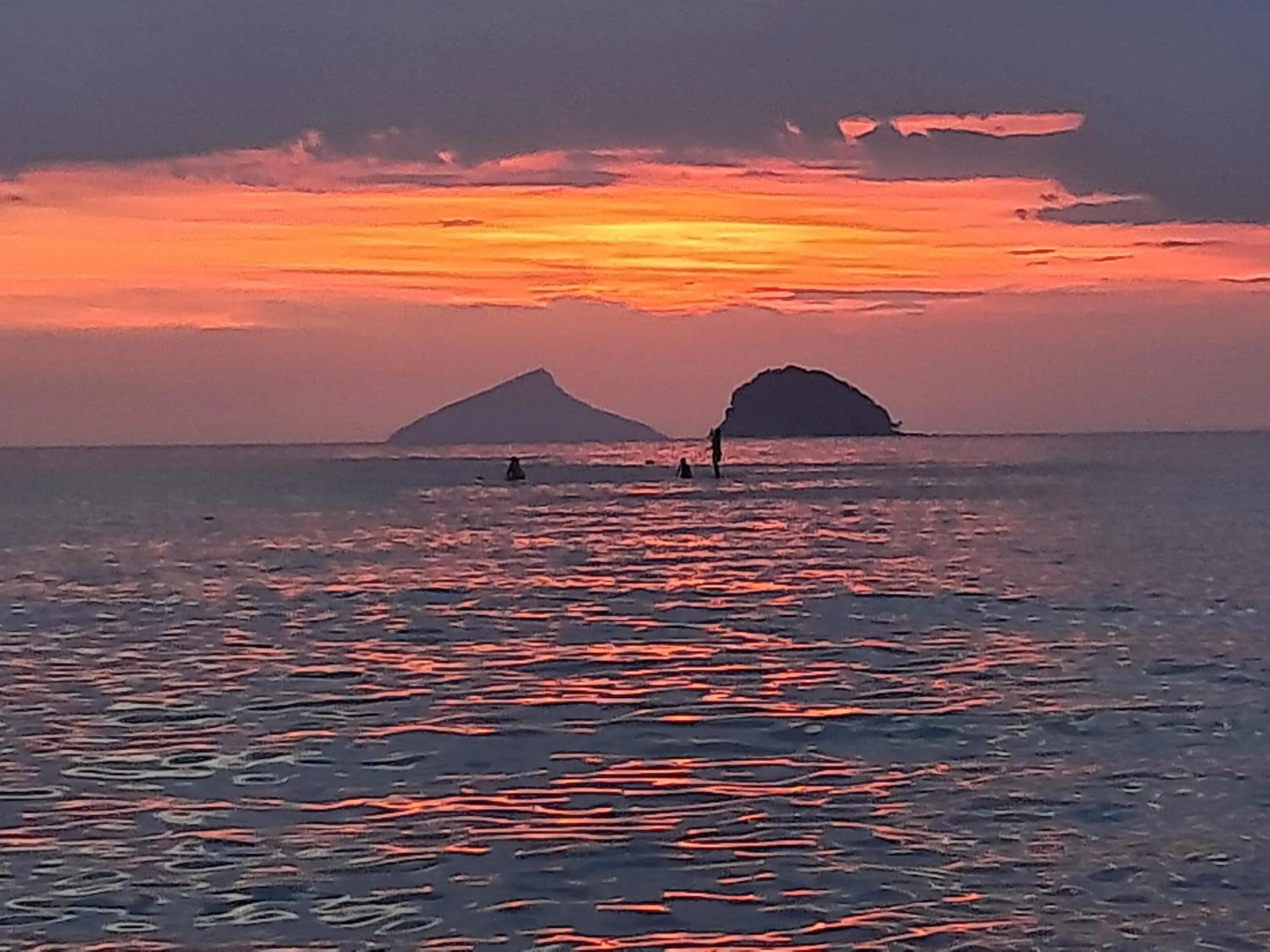 Chalé Praia Boiçucanga wi fi piscina Village Mirante Litoral Norte SP
