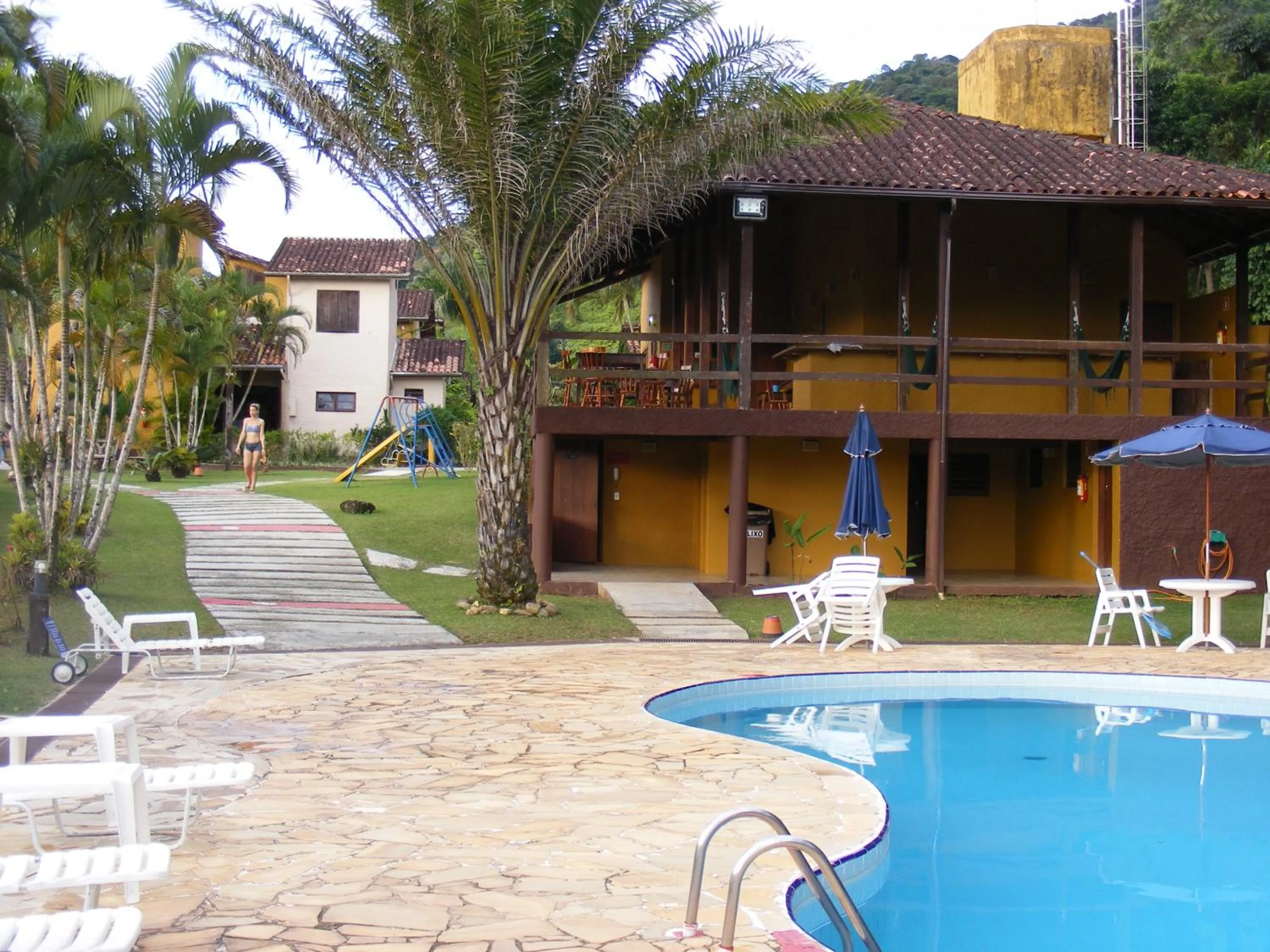 Property building in Chalé Praia Boiçucanga wi fi piscina Village Mirante Litoral Norte SP
