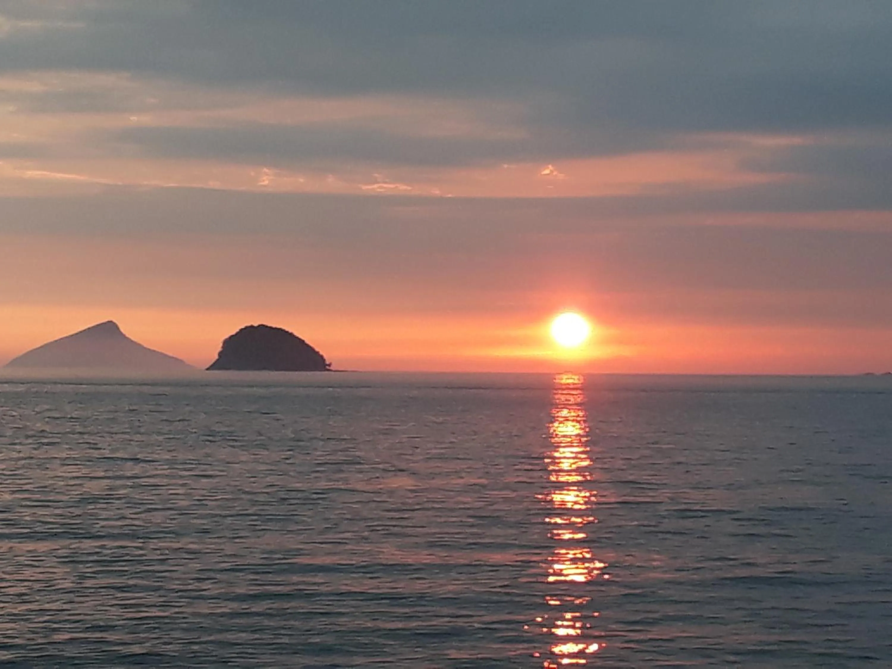 Natural landscape in Chalé Praia Boiçucanga wi fi piscina Village Mirante Litoral Norte SP