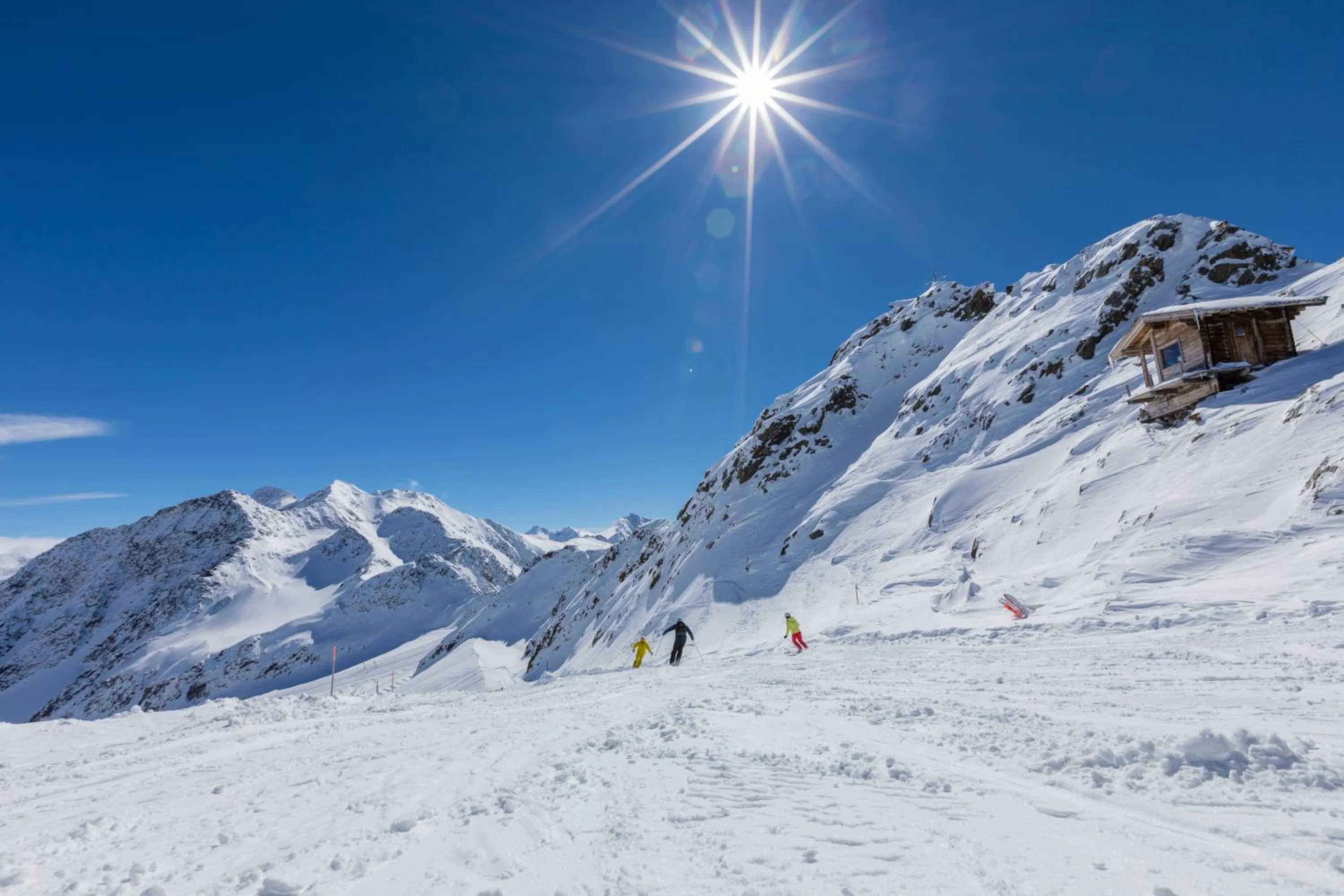 Skiing in Glacier Hotel Grawand
