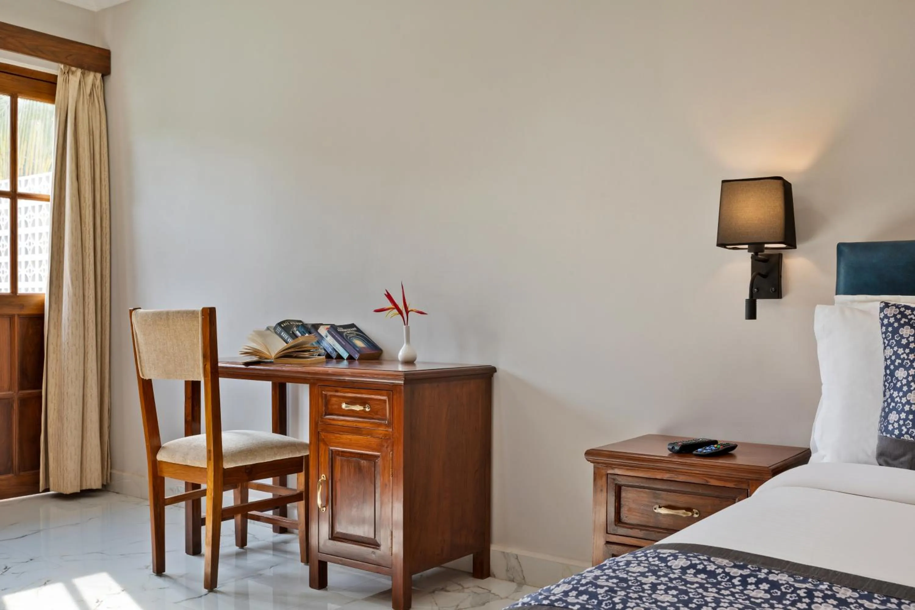 Bed in Leoney Resort Goa