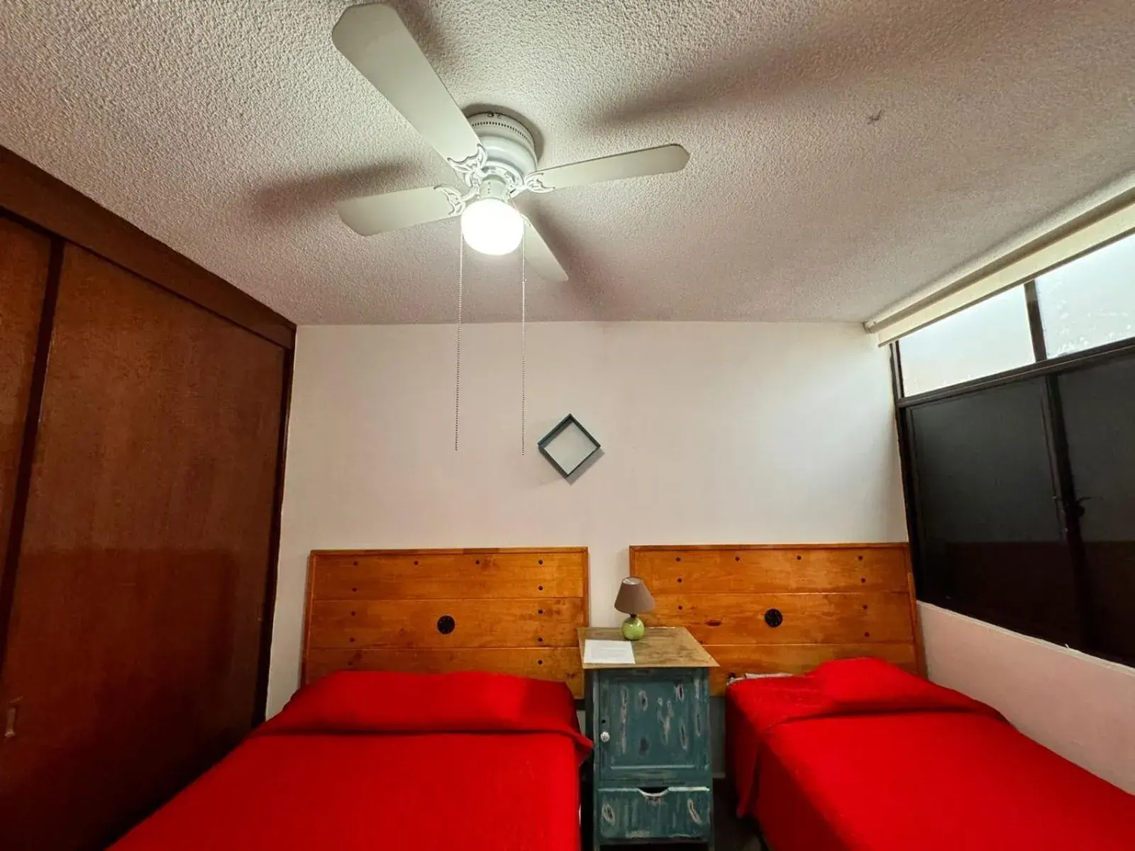 Basic Triple Room in Casona Luciérnaga-Casa de Huéspedes para Grupos Basic Triple Room in Casona Luciérnaga-Casa de Huéspedes para Grupos