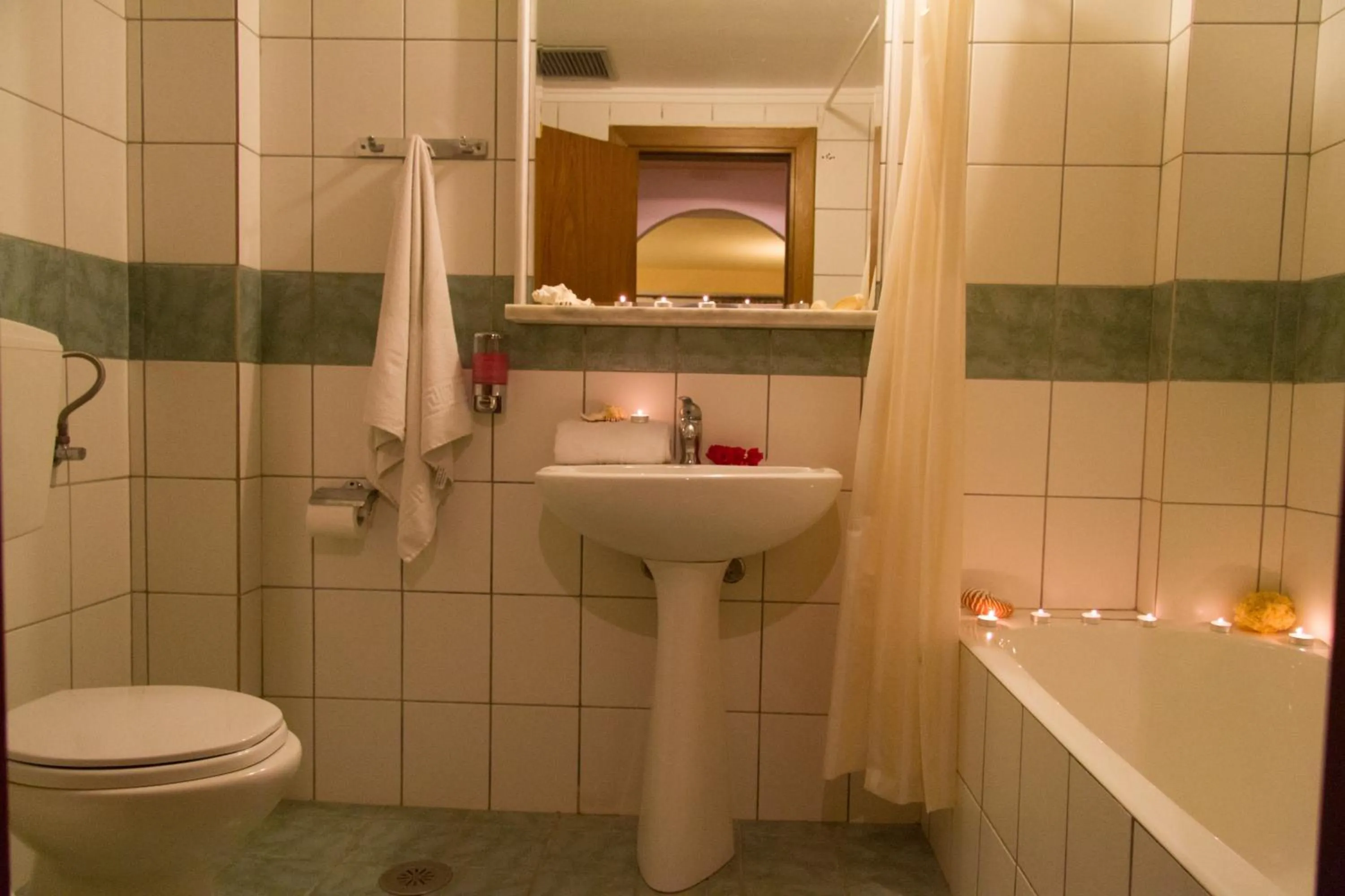 Bathroom in Lyda Hotel