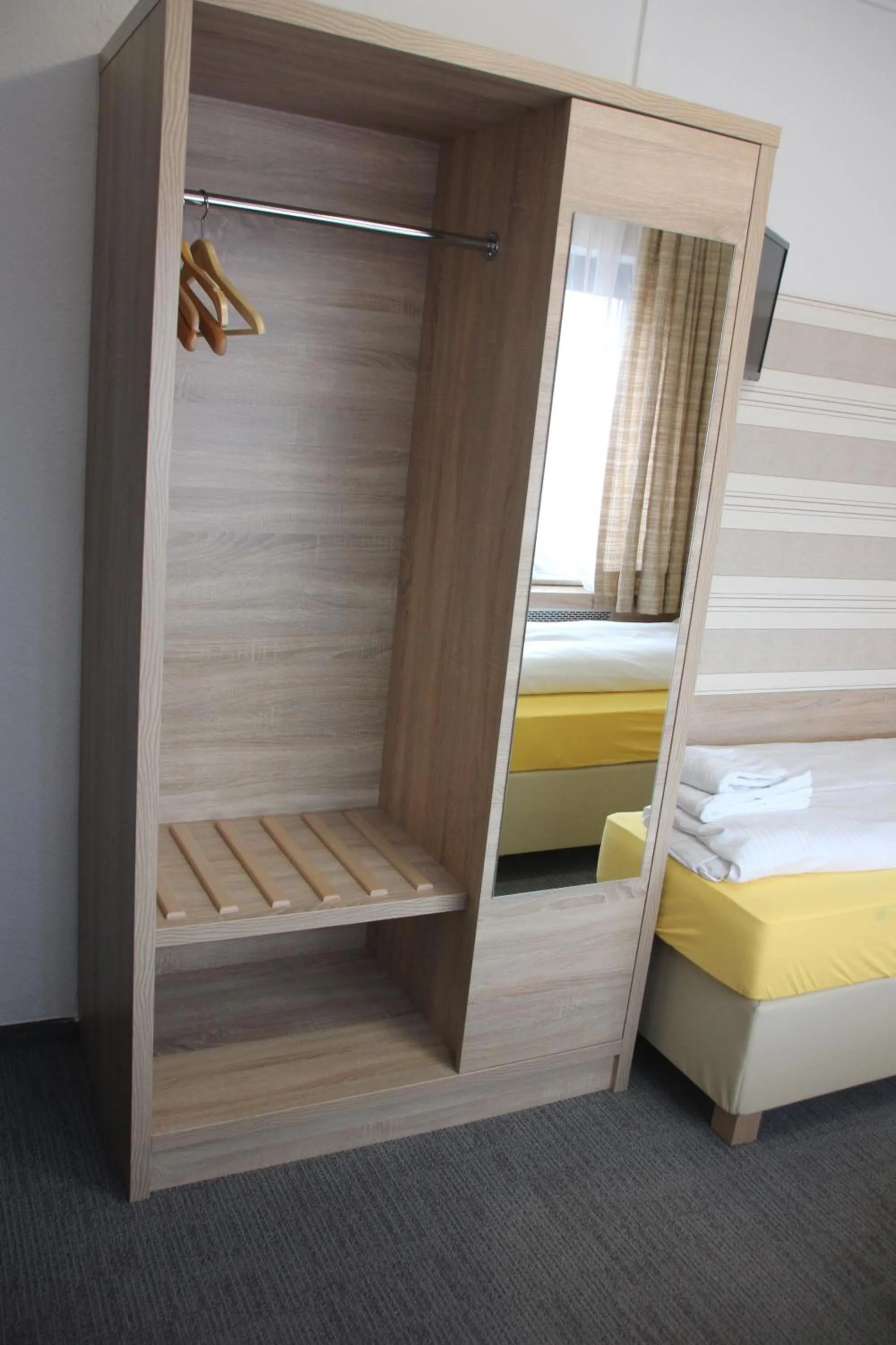 Decorative detail, Bed in Airport-Hotel zum Taubengrund
