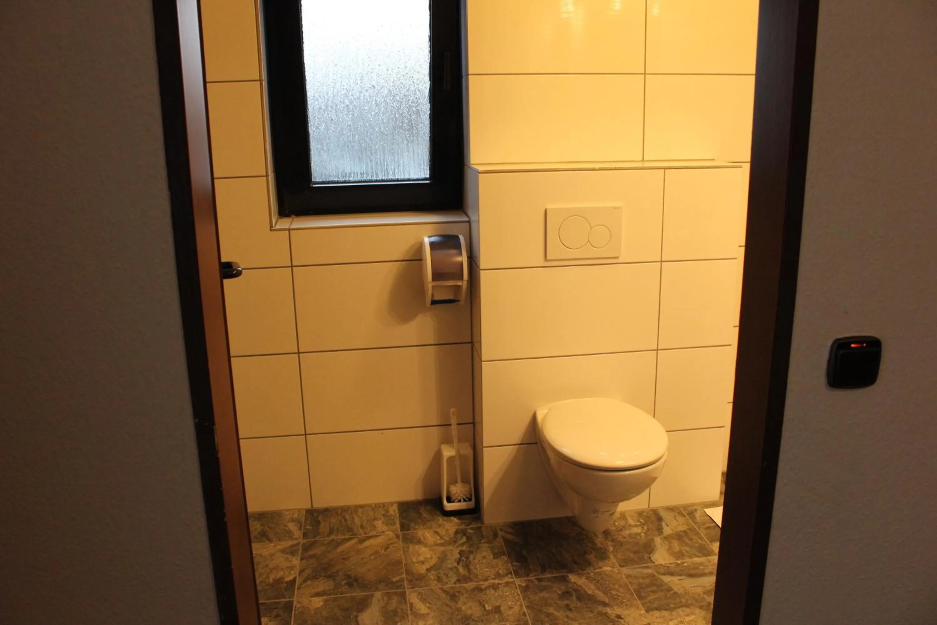 Toilet in Airport-Hotel zum Taubengrund