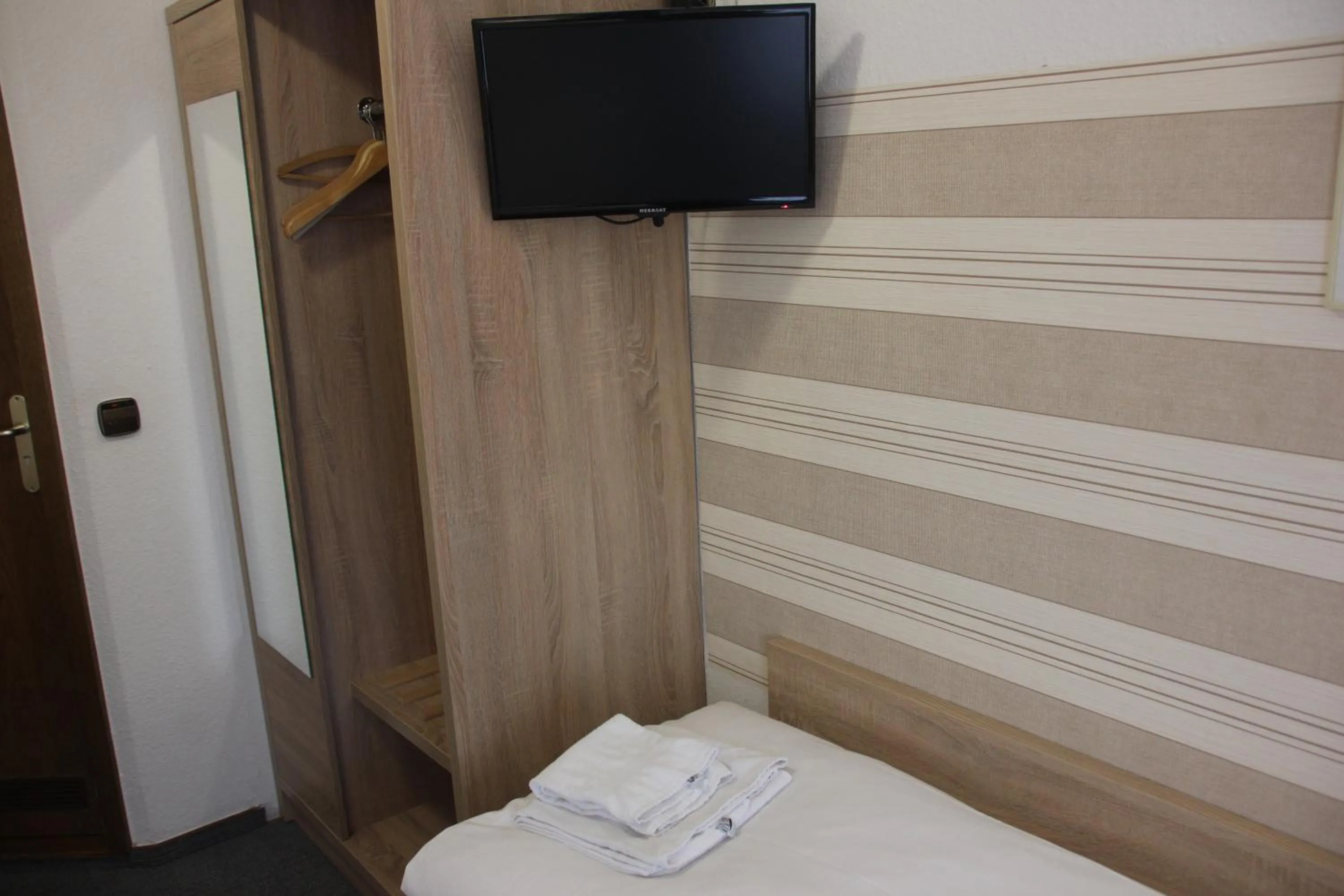 Decorative detail, Bed in Airport-Hotel zum Taubengrund