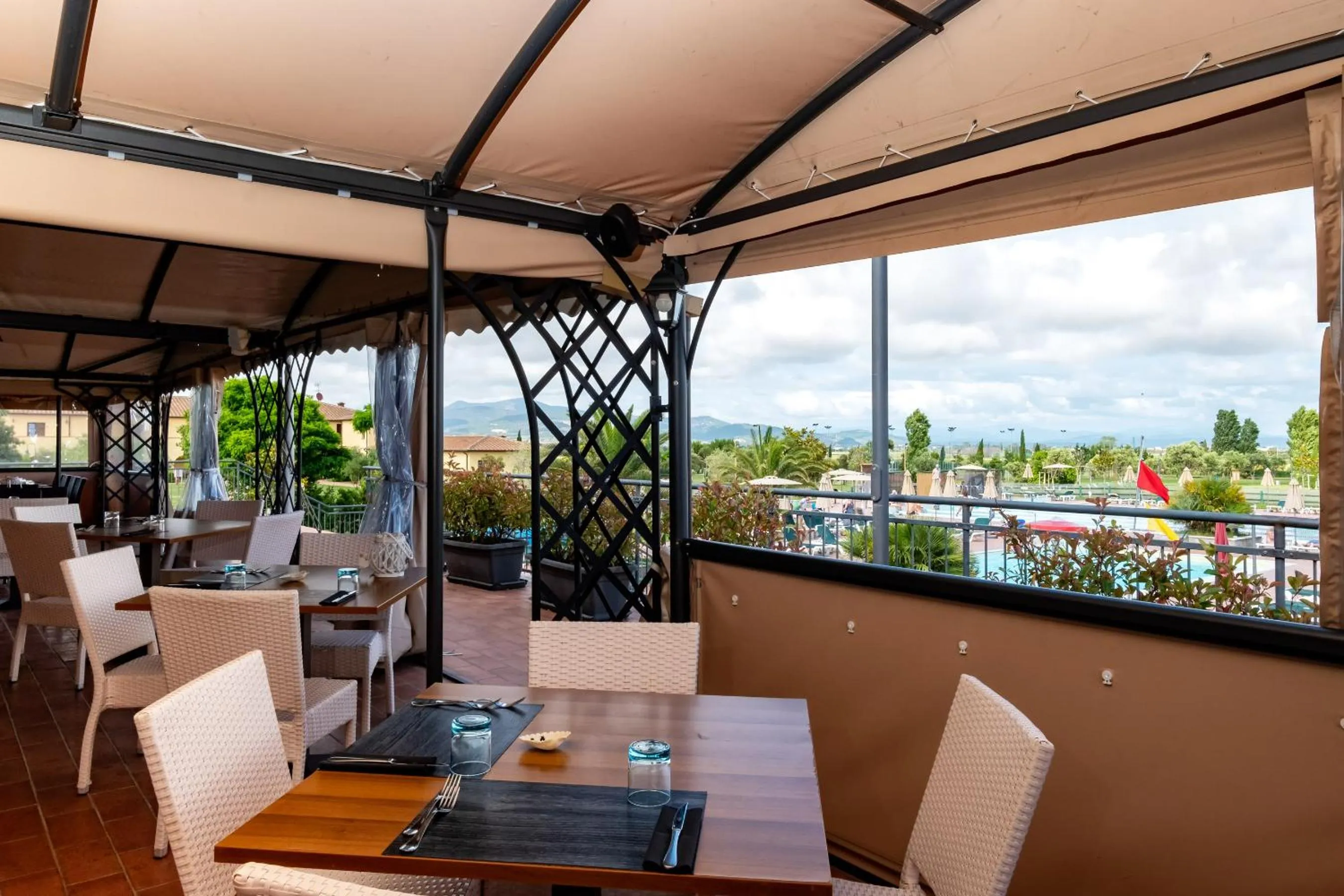 Restaurant/places to eat in Poggio all'Agnello Sport & Family Holidays