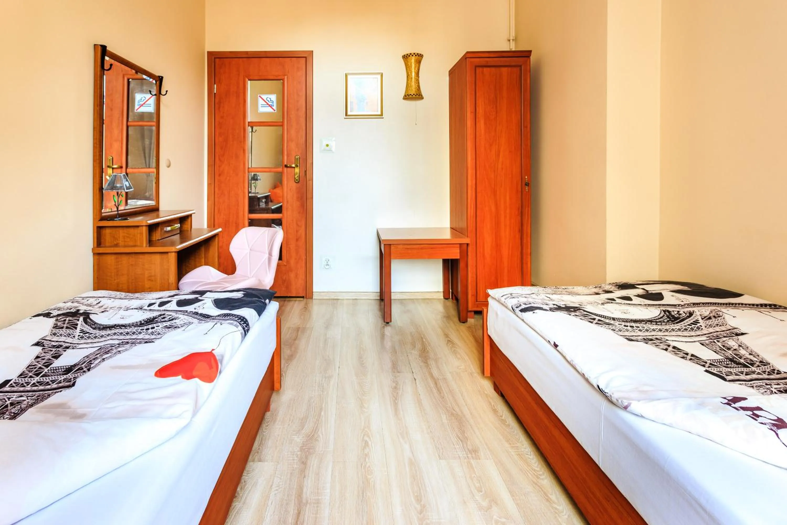 Bedroom, Bed in Babel Hostel, Dworzec PKP, Rynek