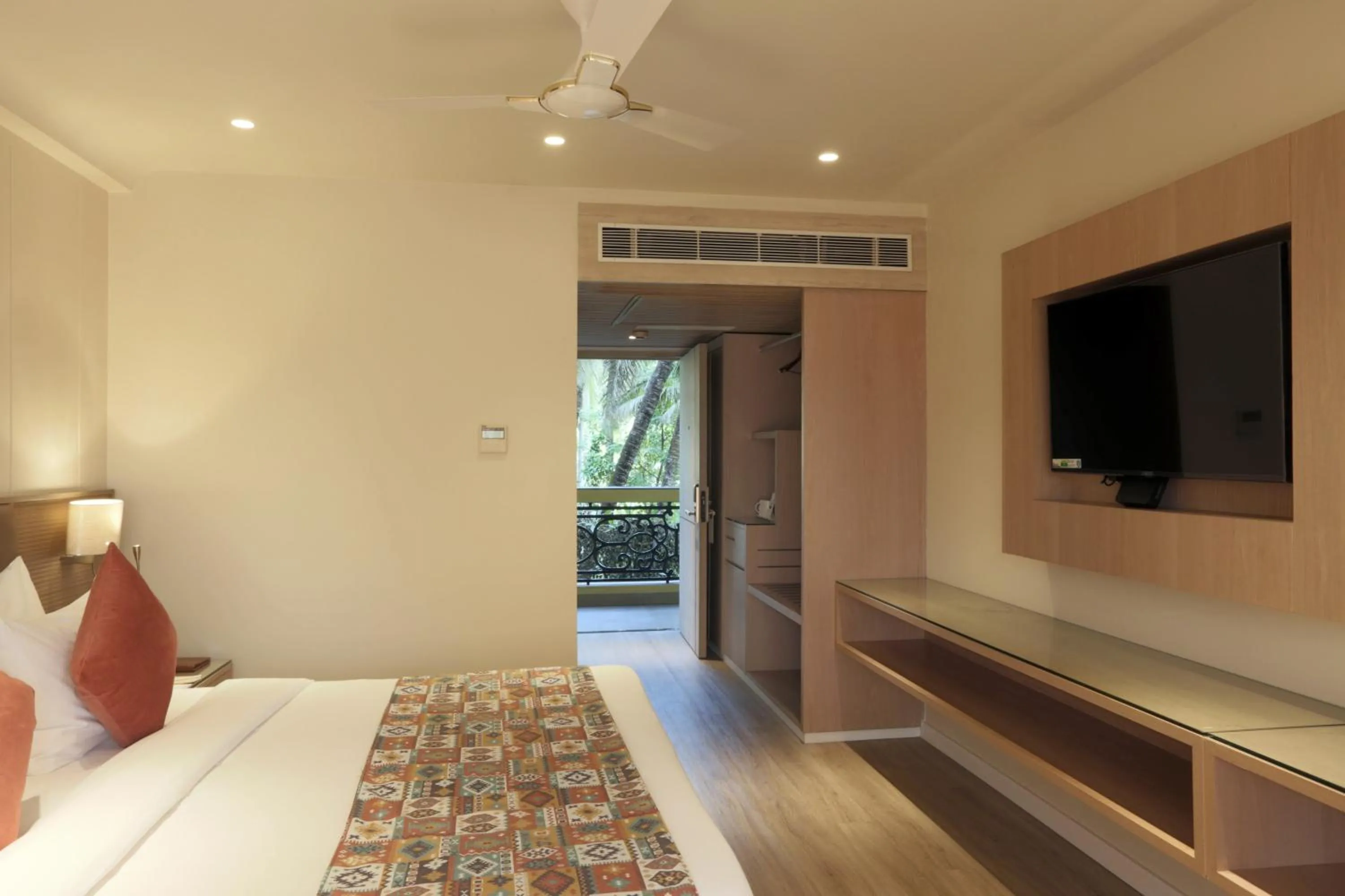 Facade/entrance, Bed in Resort De Coracao - Calangute , Goa