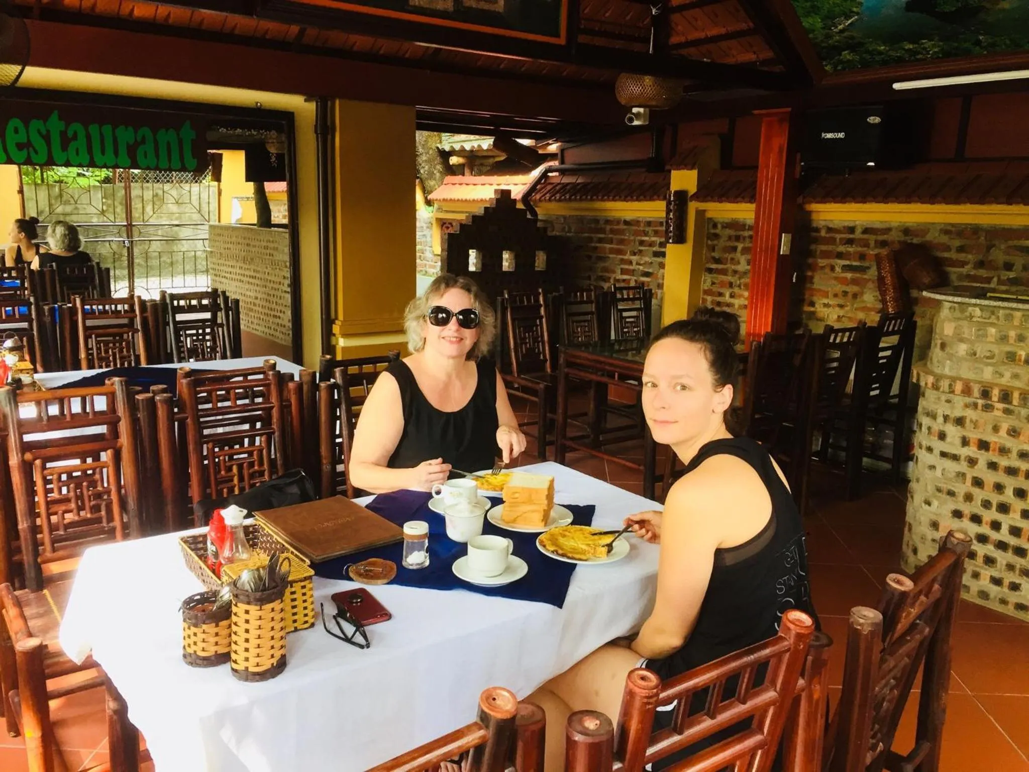 Restaurant/places to eat in Hoang Giang Homestay