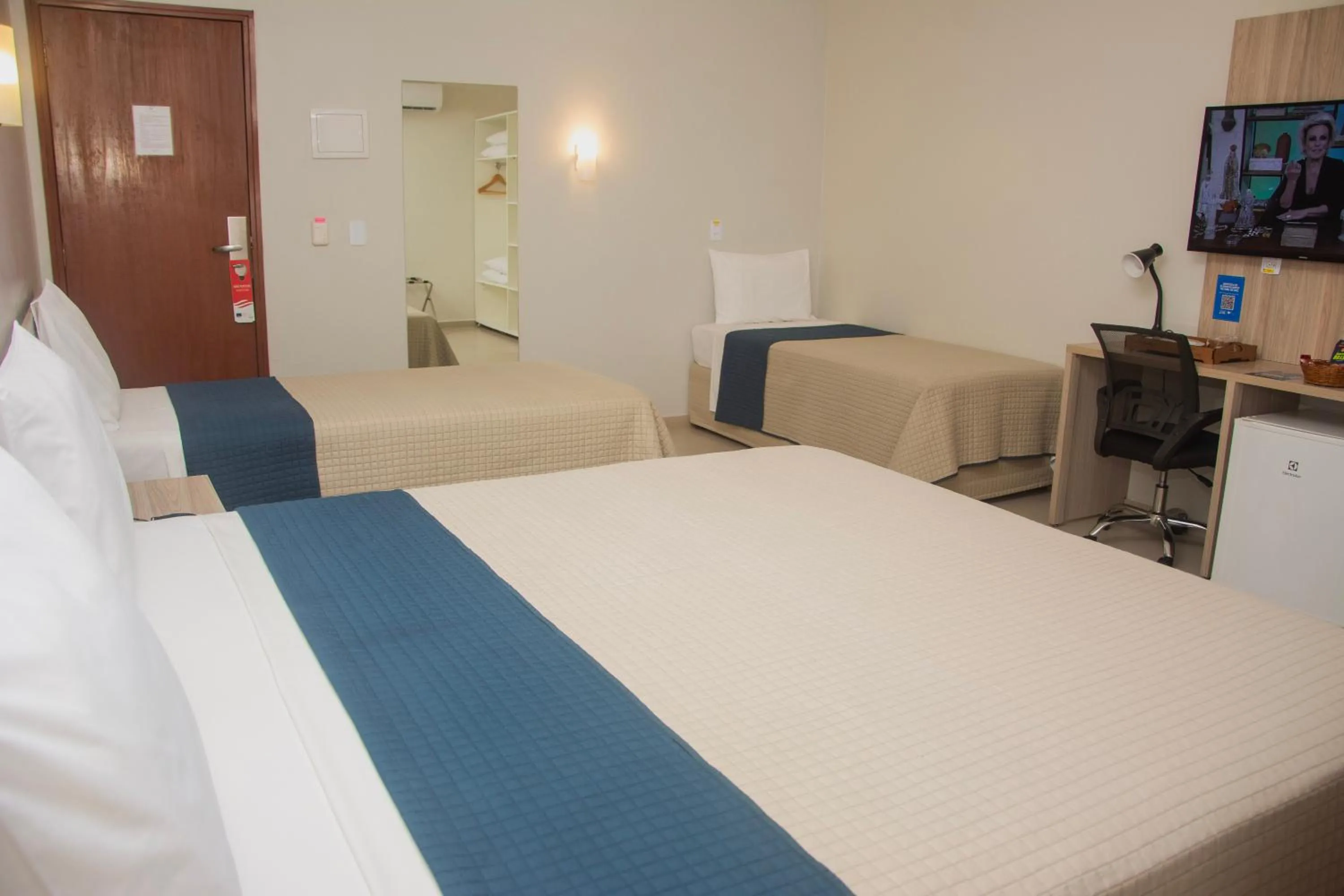 Bedroom, Bed in Citi Executivo Hotel