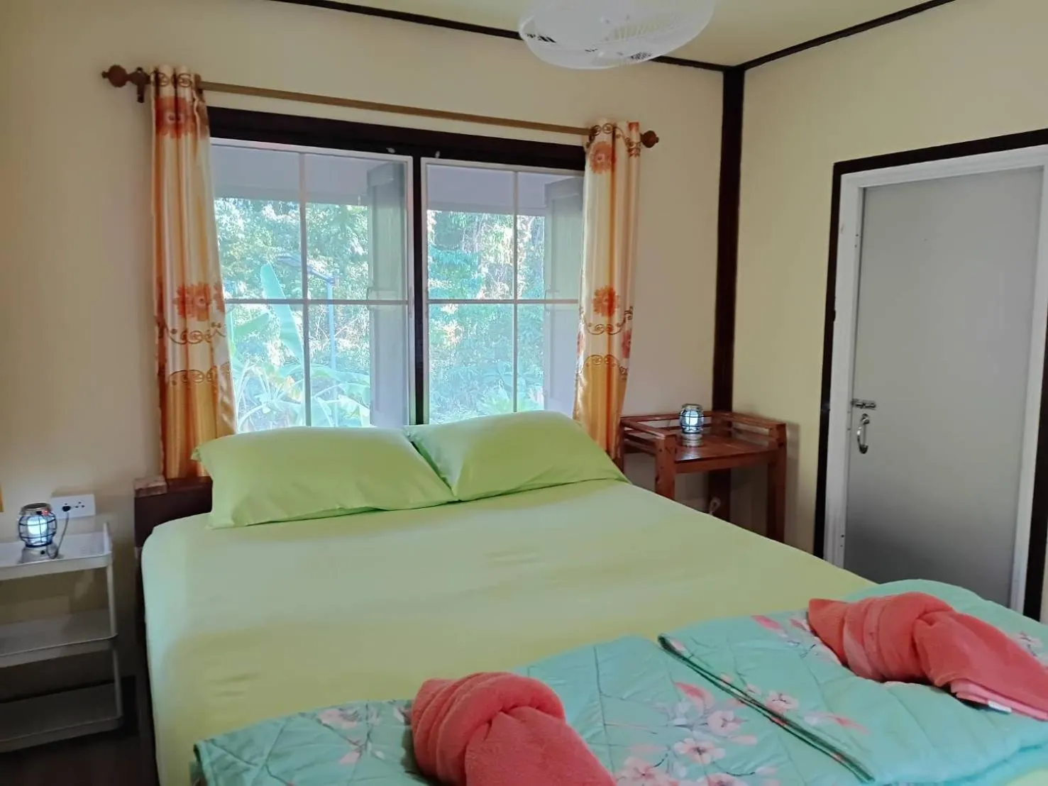 Bed in Koh Kood Little Hut