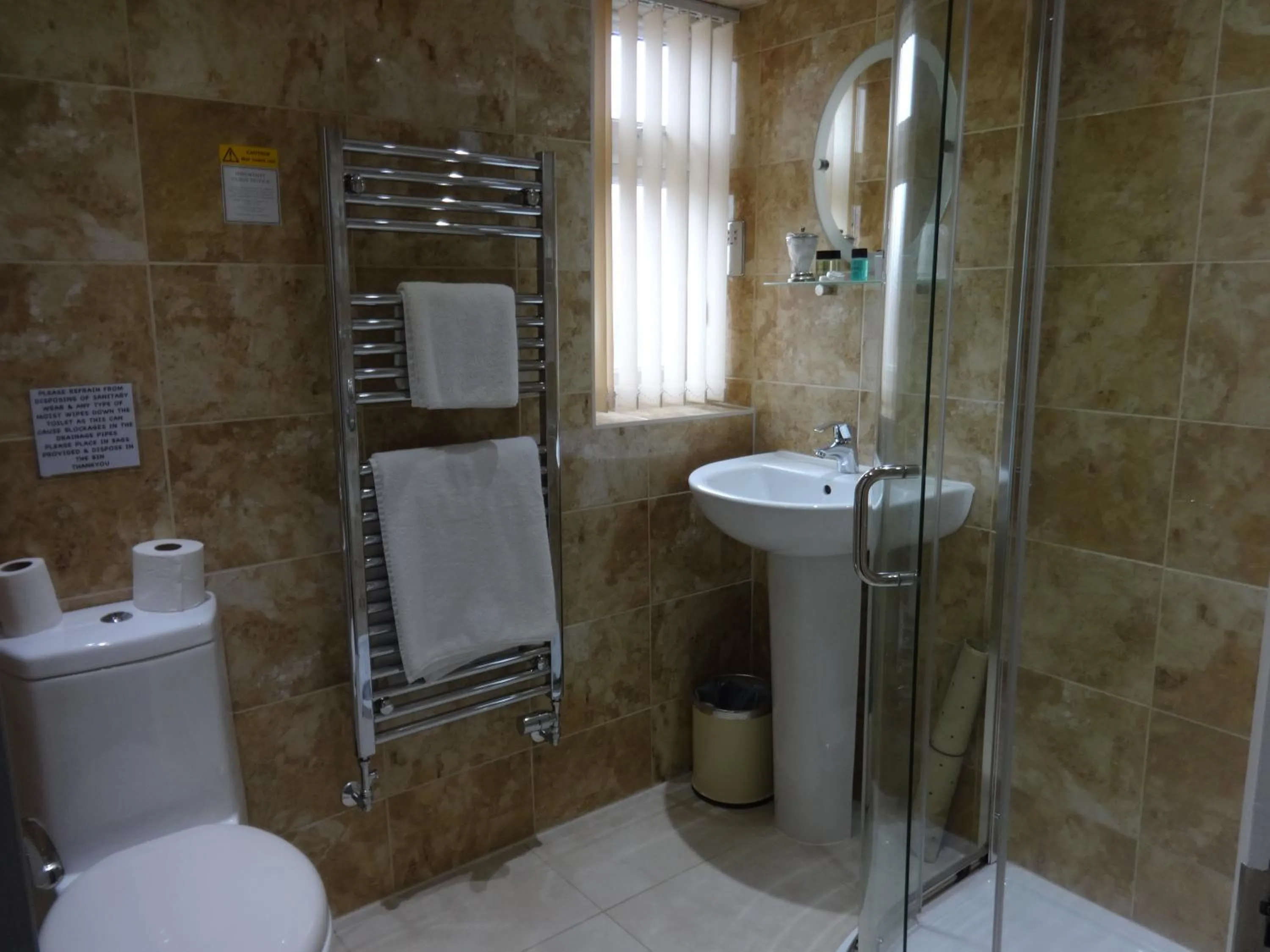 Bathroom in Autumn House