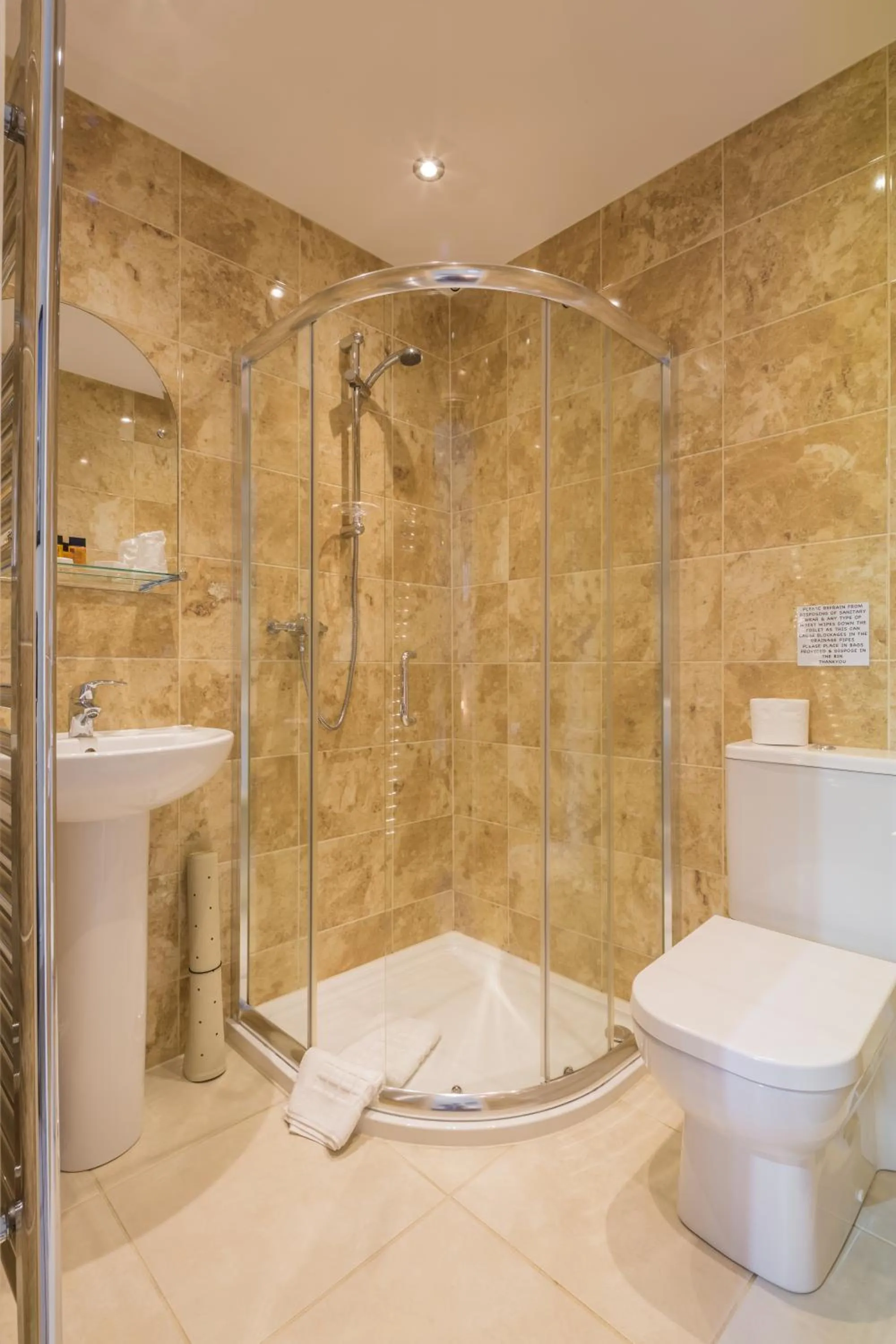 Bathroom in Autumn House