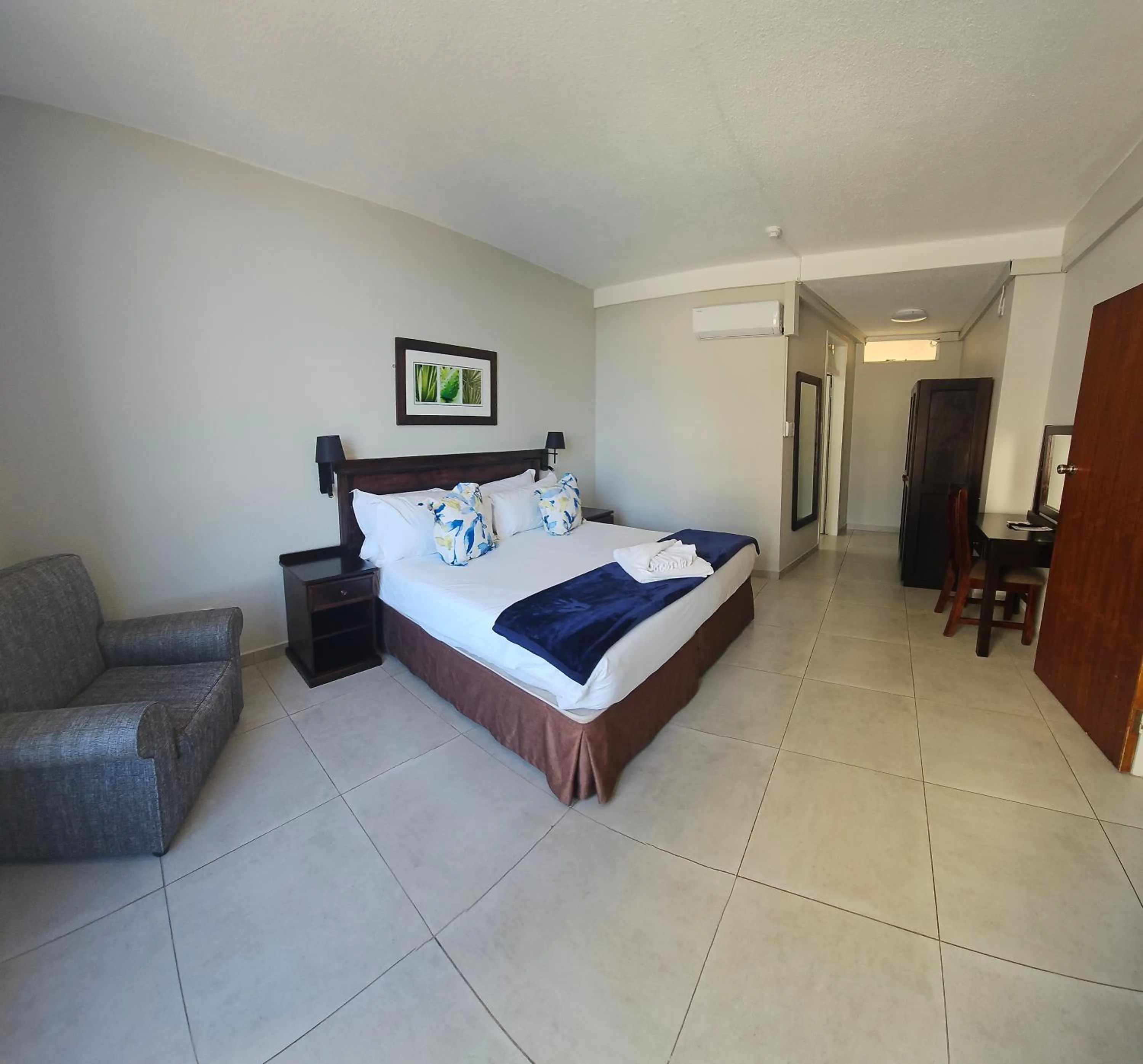 Bedroom, Bed in Gooderson Tropicana Hotel