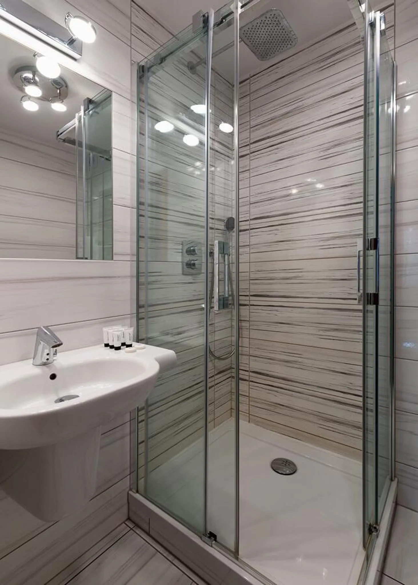 Bathroom in Hotel Olesno