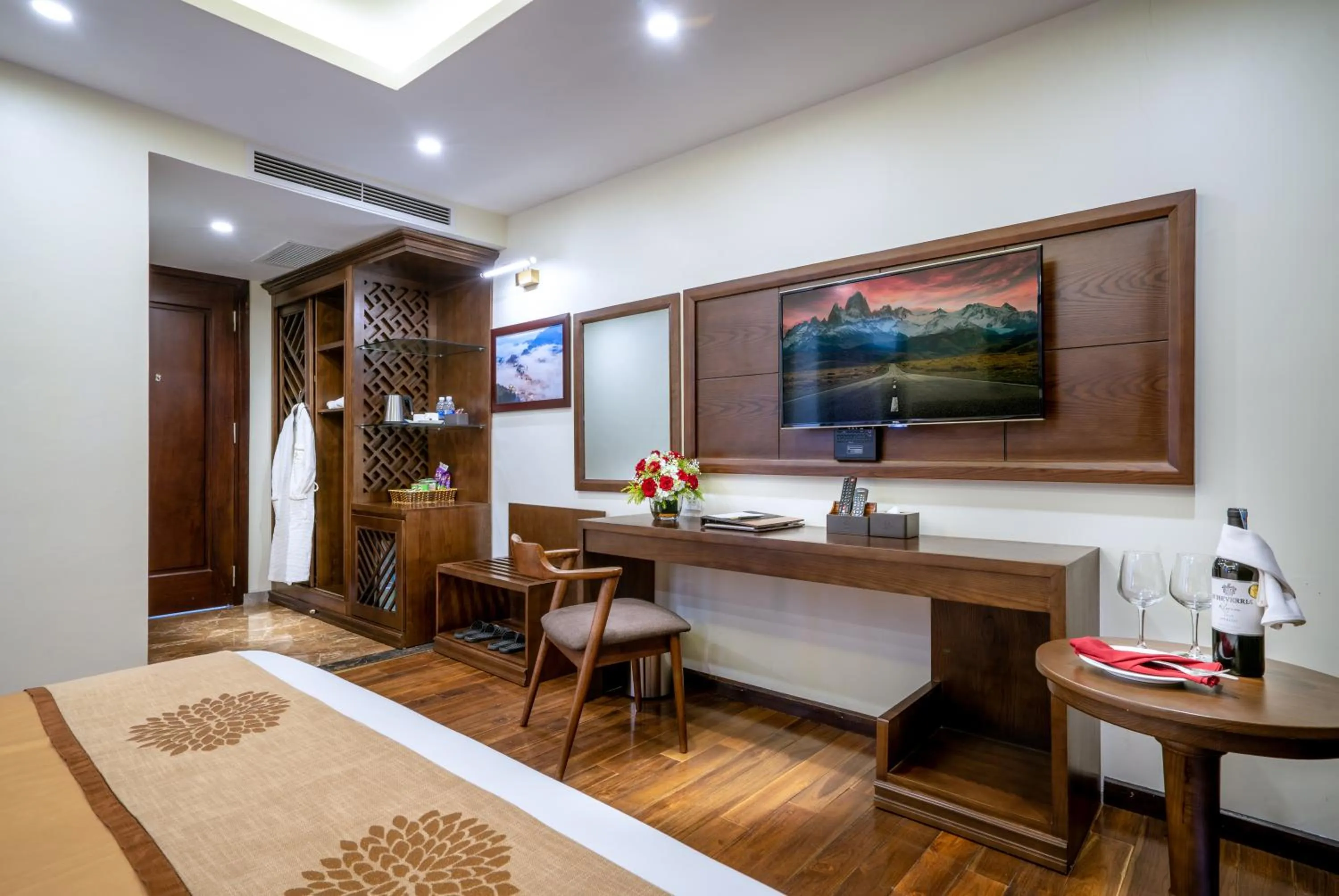 TV and multimedia, Bed in Sapa Relax Hotel & Spa