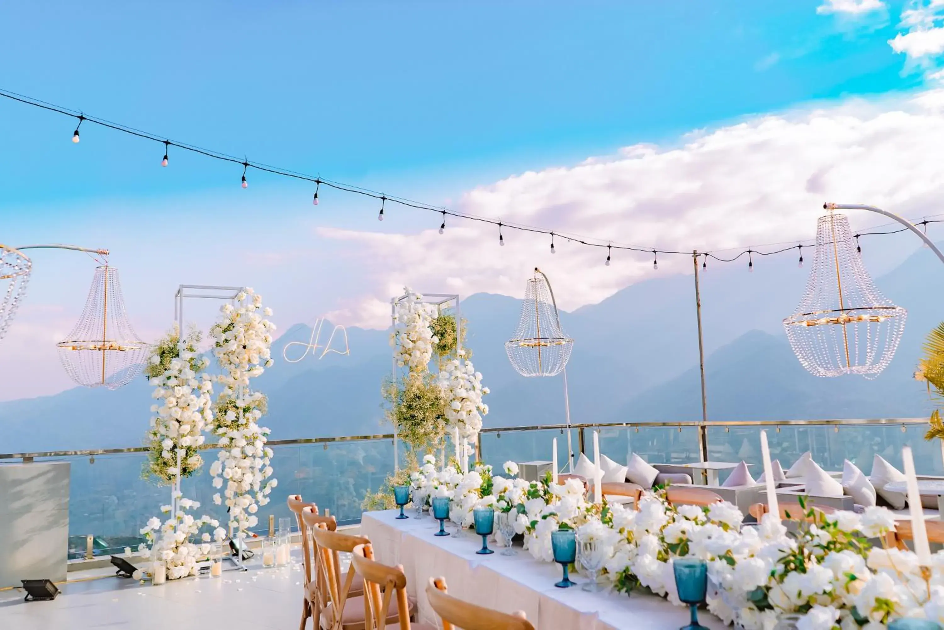 Lounge or bar in Sapa Relax Hotel & Spa Lounge or bar in Sapa Relax Hotel & Spa