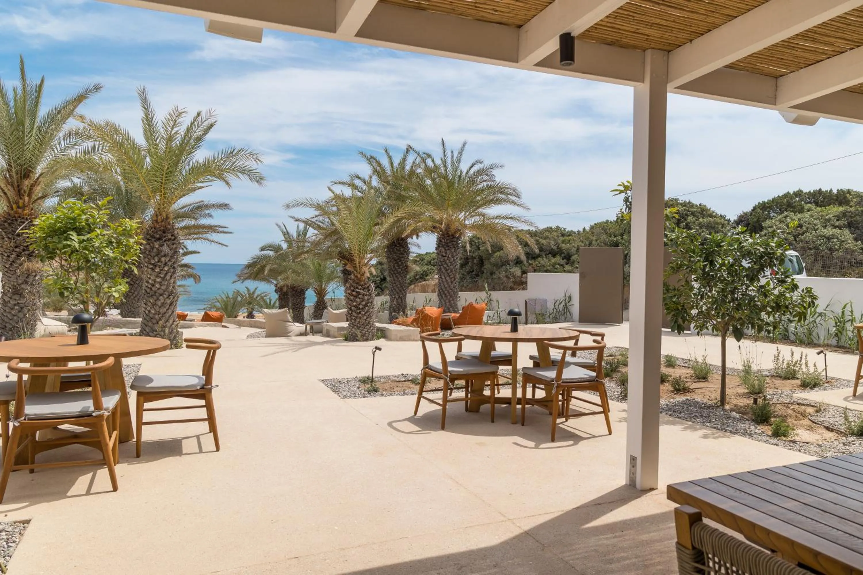 Restaurant/places to eat in Golden Milos Beach Ηouse by Domotel