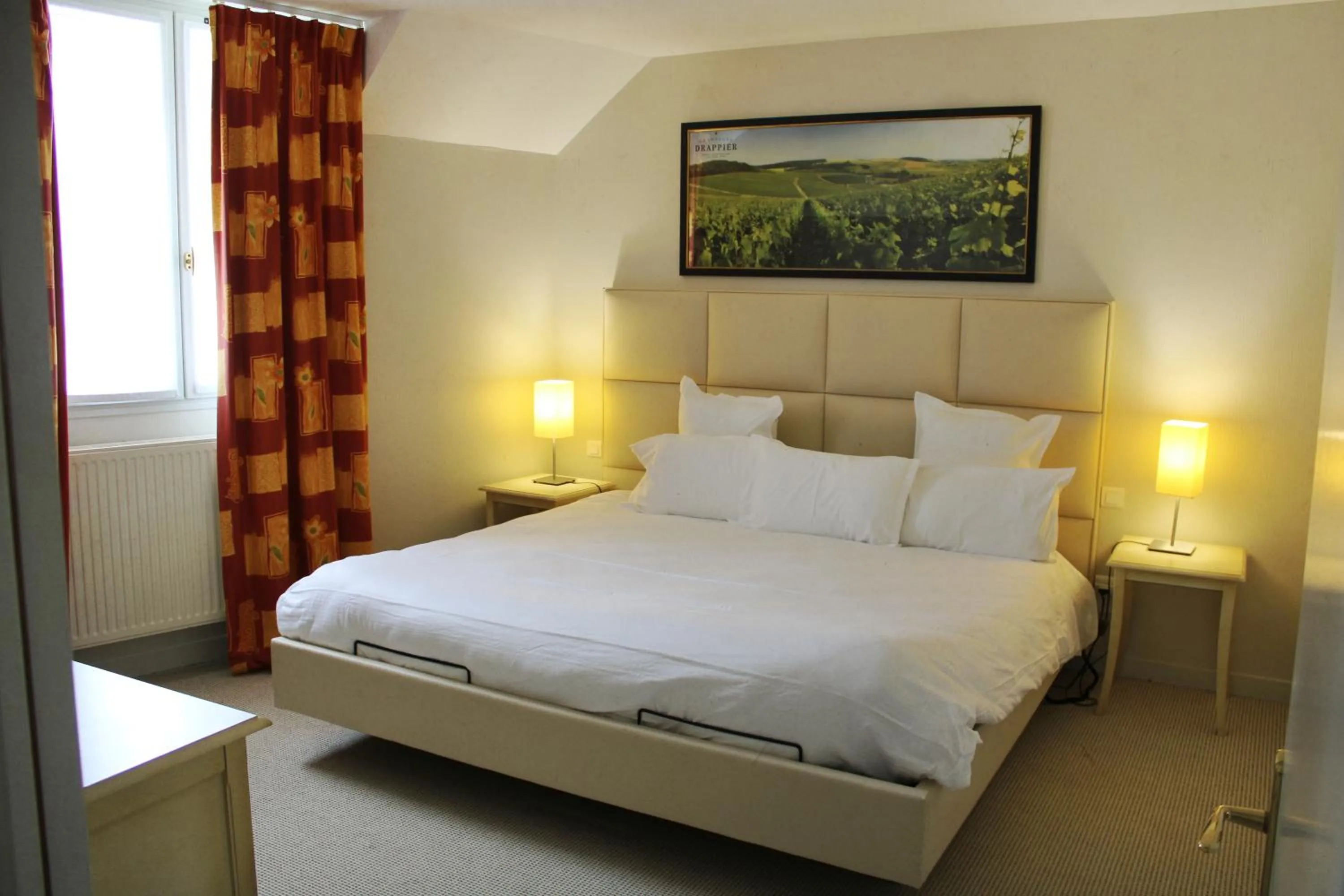 Bed in Auberge du Lac, Sure Hotel Collection by Best Western