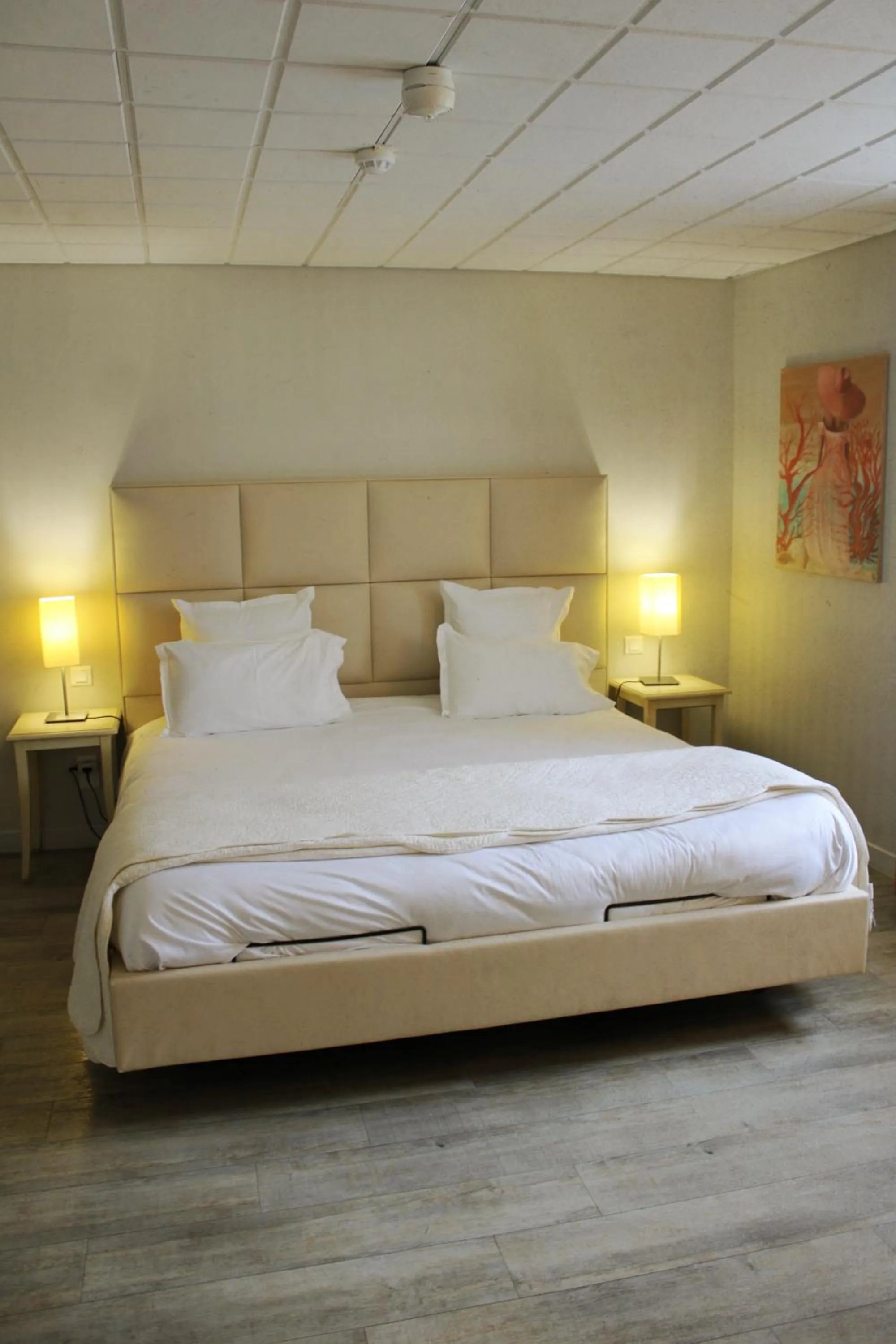 Bed in Auberge du Lac, Sure Hotel Collection by Best Western