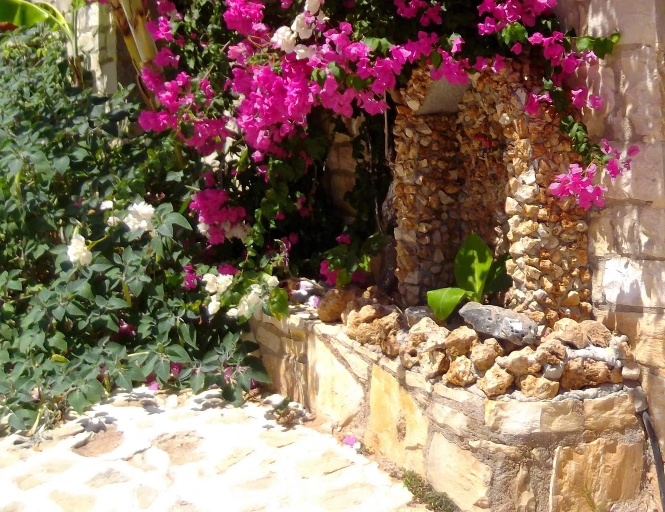 Day in Stone Village Hotel Apartments