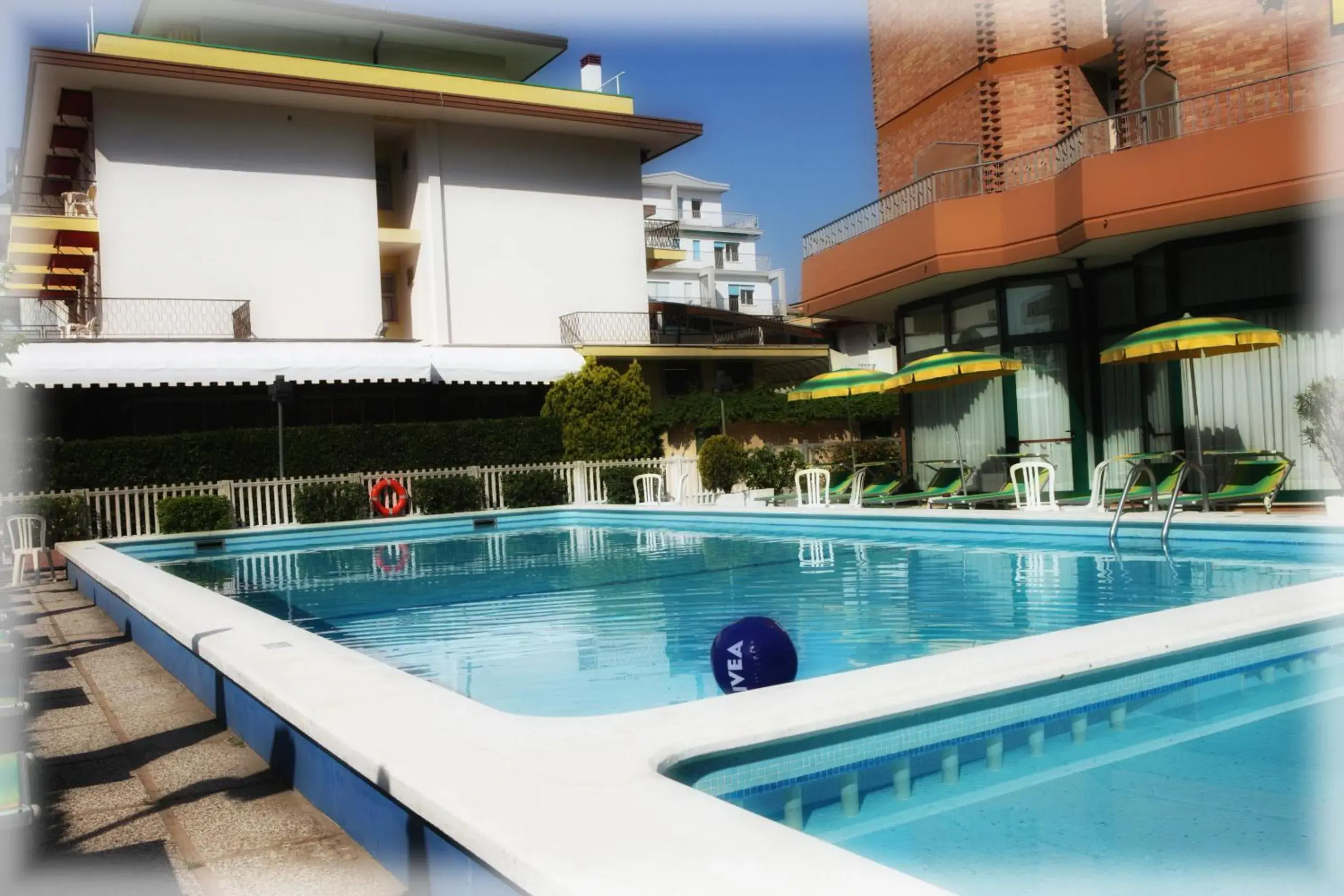 Swimming Pool in Hotel American