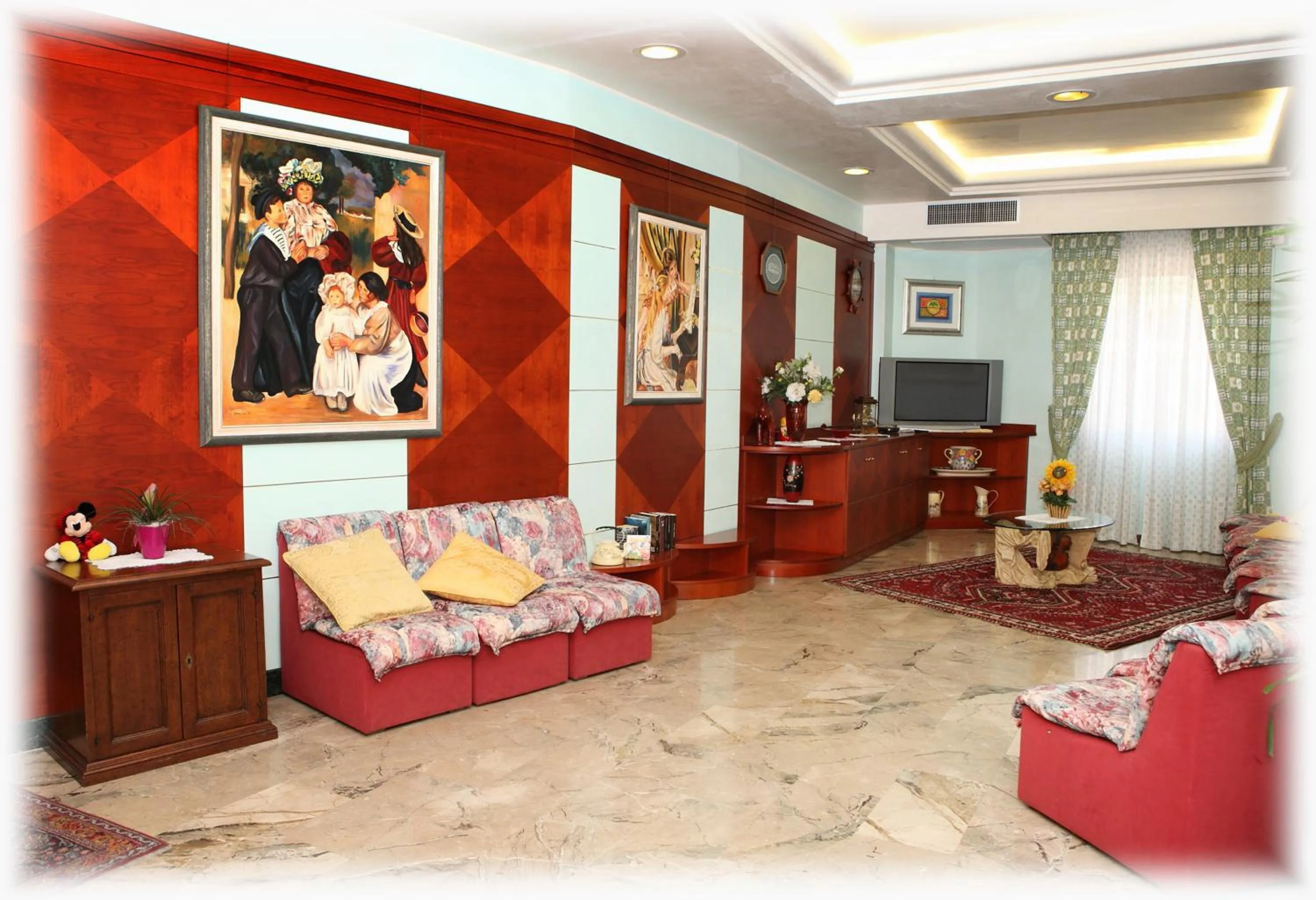 Day in Hotel American