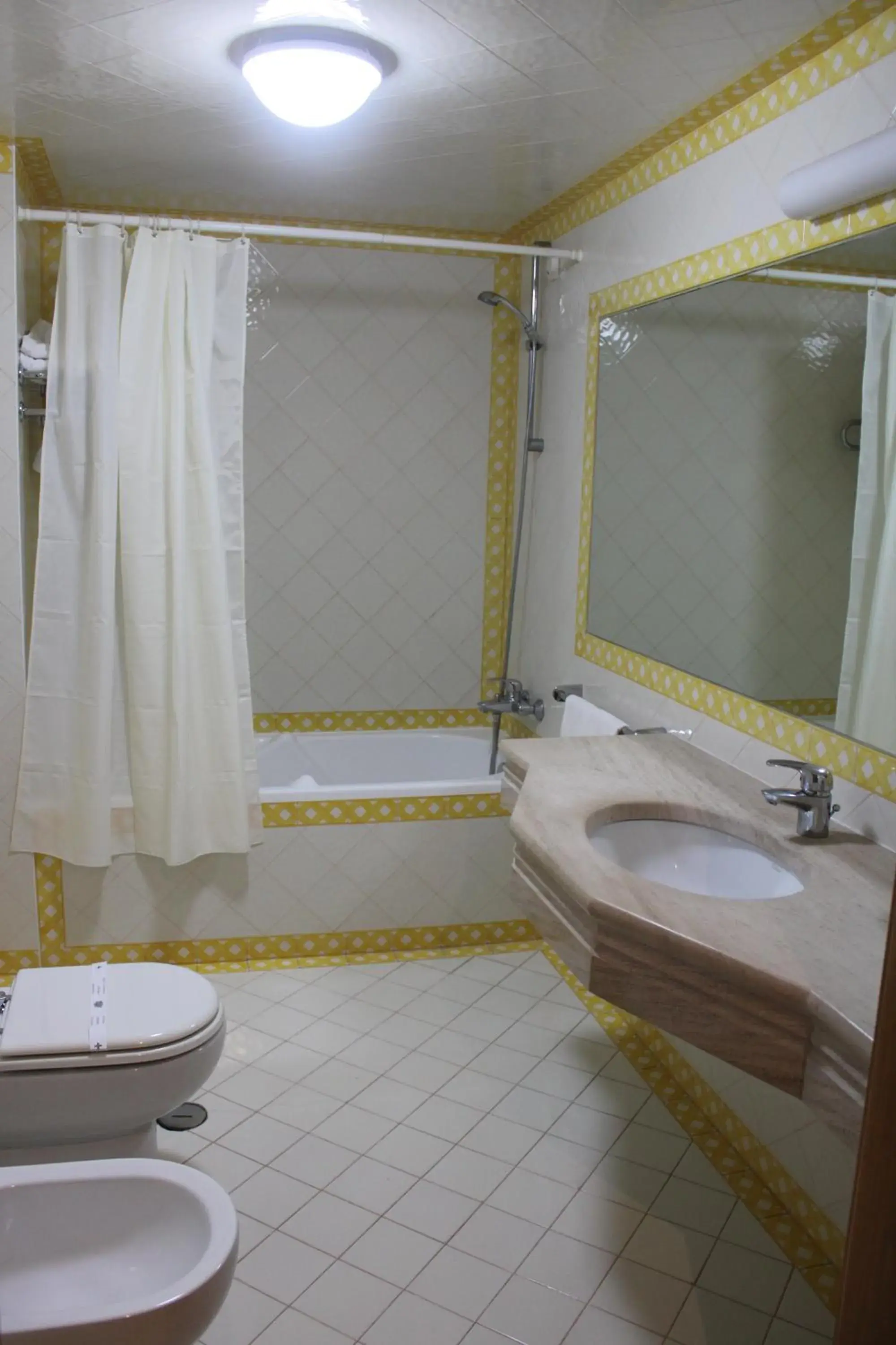 Twin Room with Balcony - single occupancy in Hotel Francis Twin Room with Balcony - single occupancy in Hotel Francis