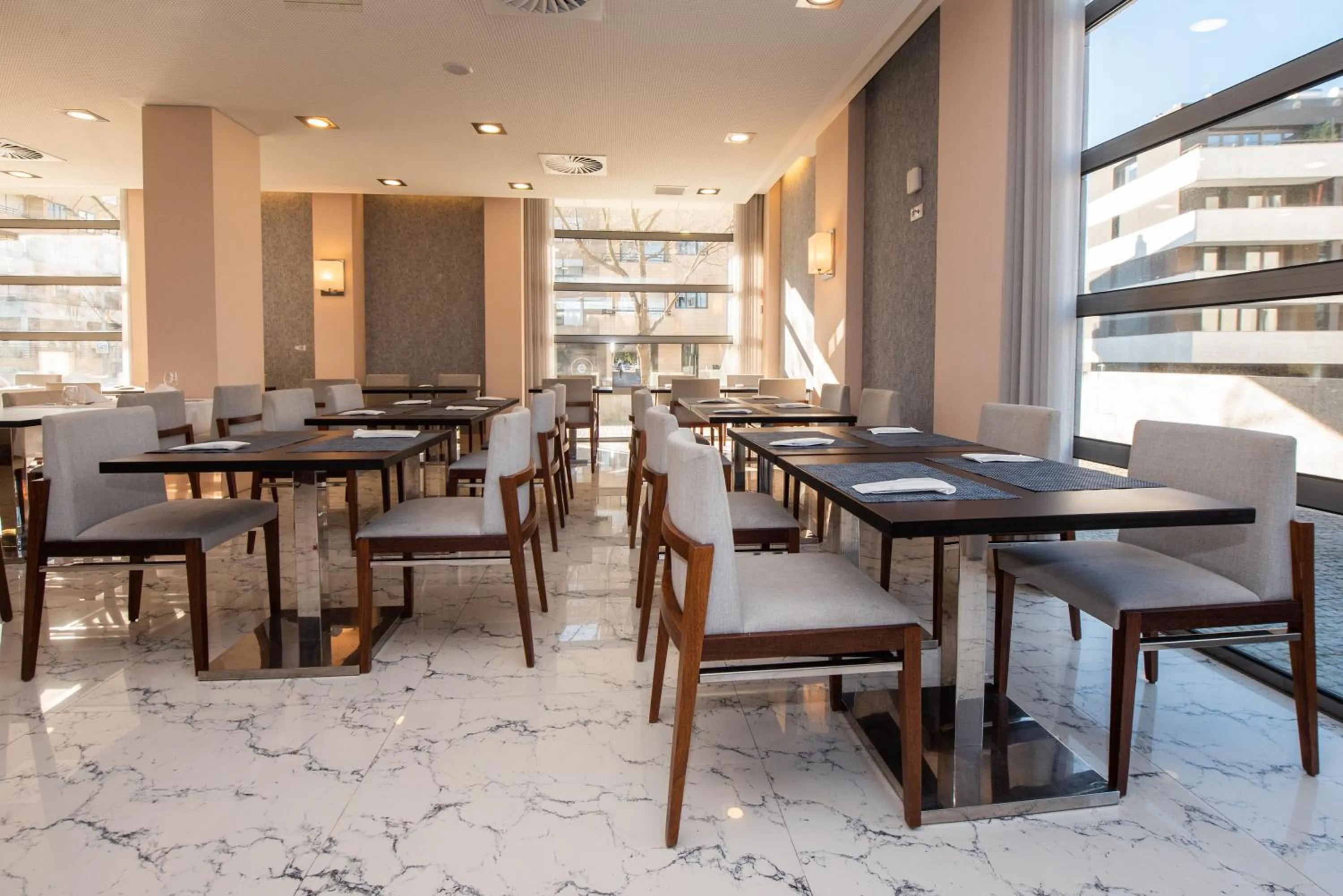 Restaurant/places to eat in Eurostars Oporto