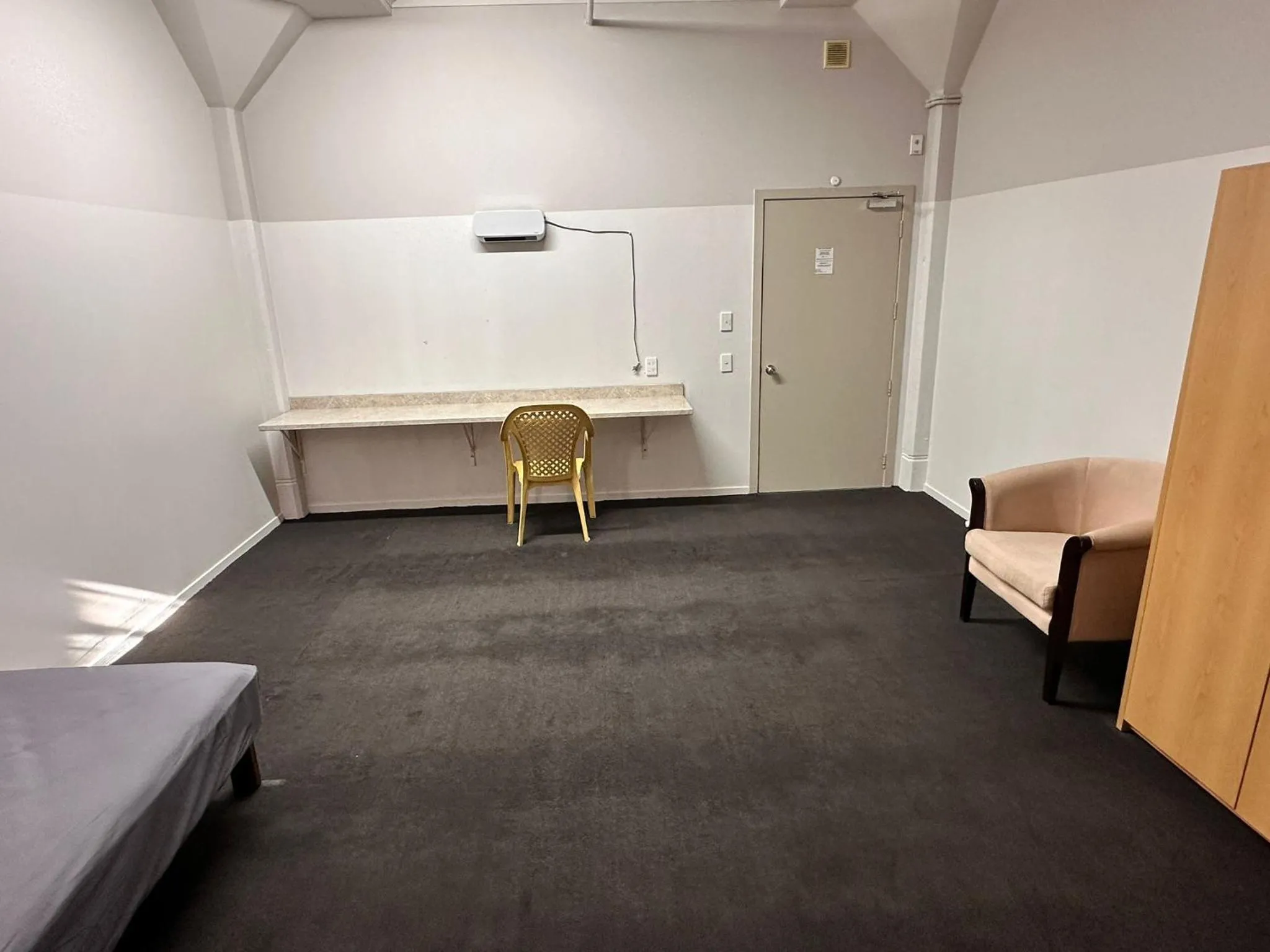 Bed in Hamilton City Inn