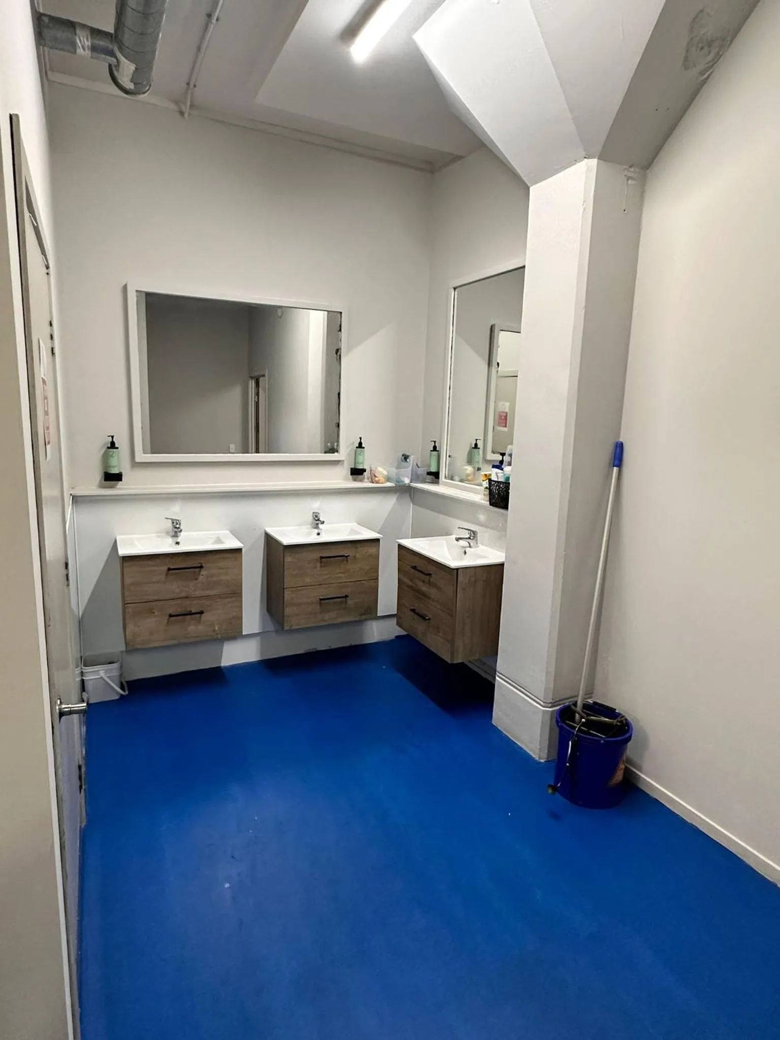 Bathroom in Hamilton City Inn
