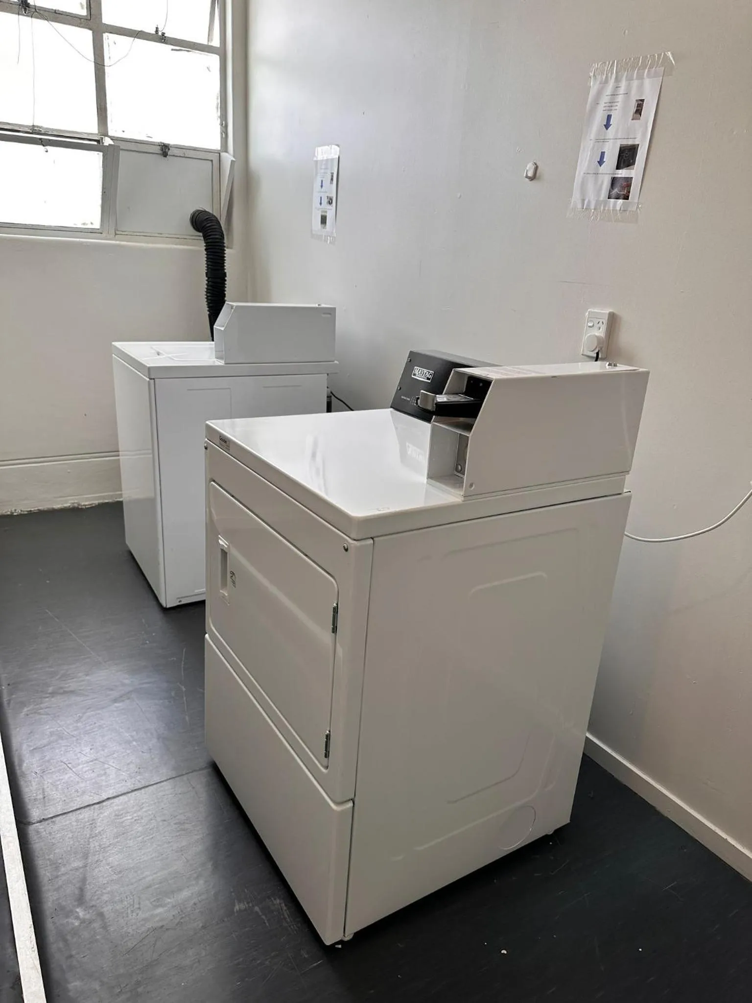 laundry in Hamilton City Inn