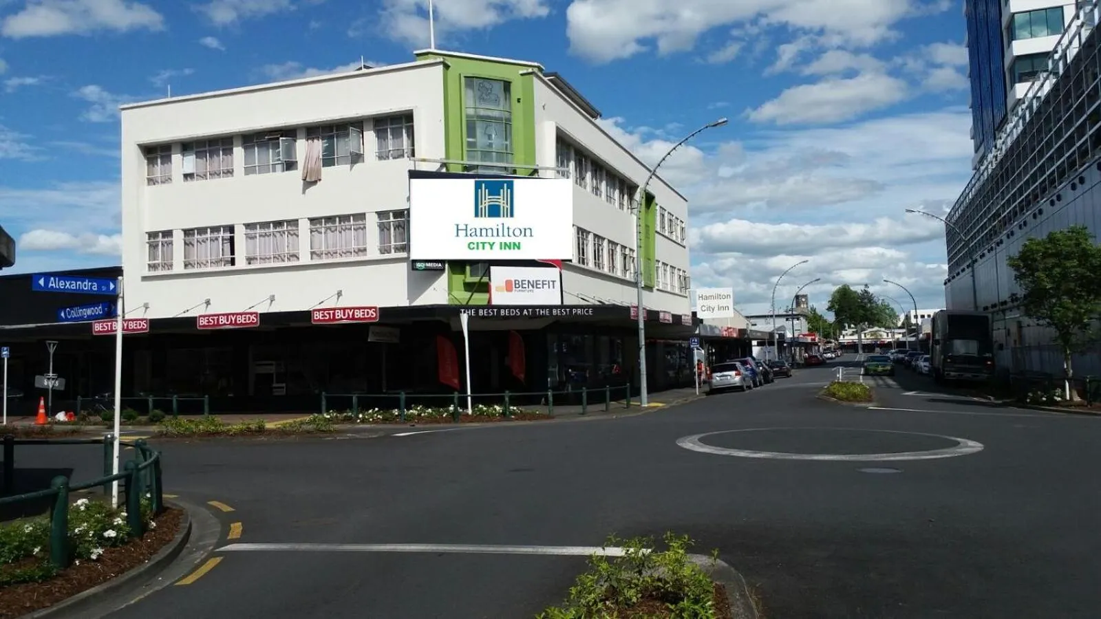 Property building in Hamilton City Inn