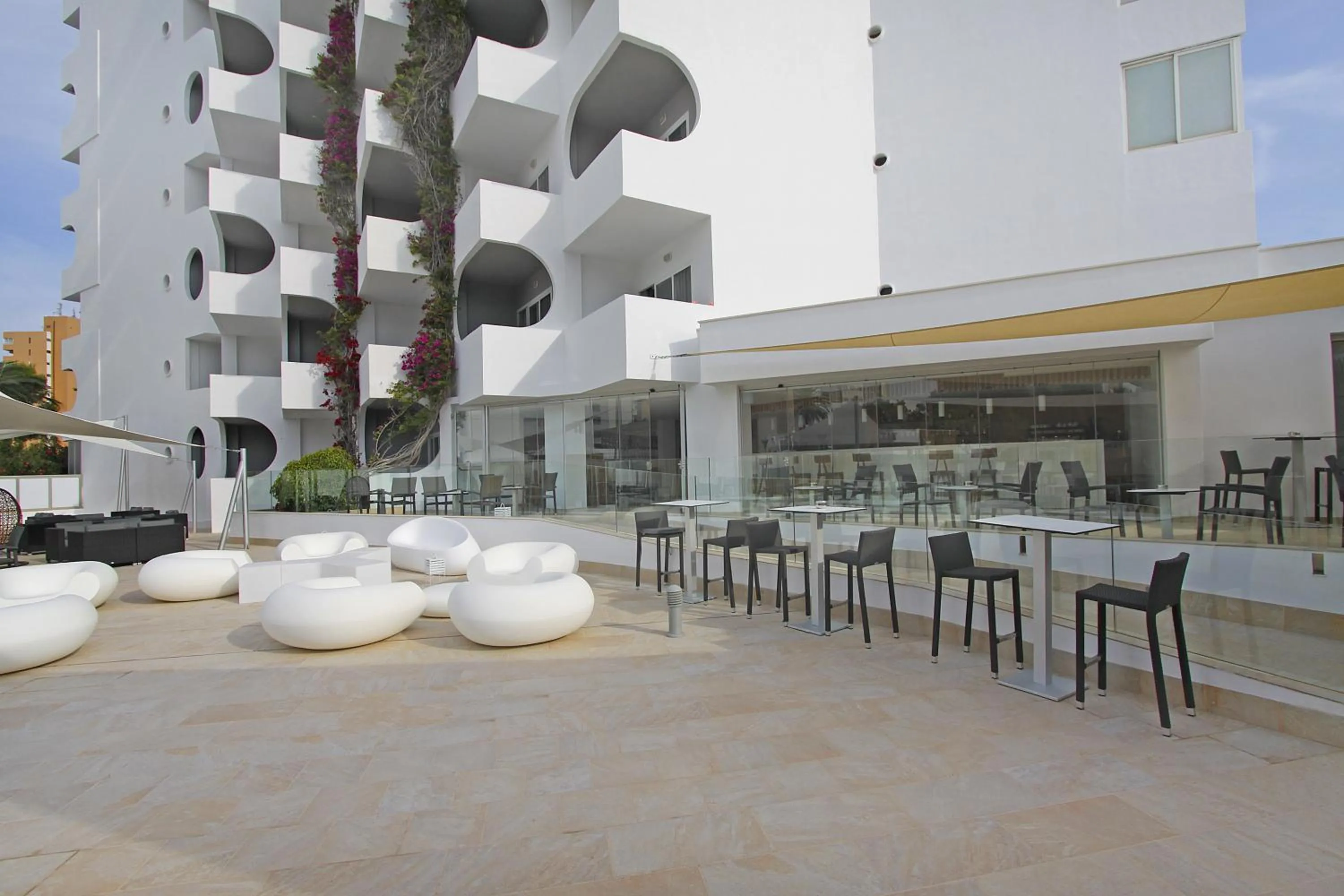 Lounge or bar in BG Pamplona