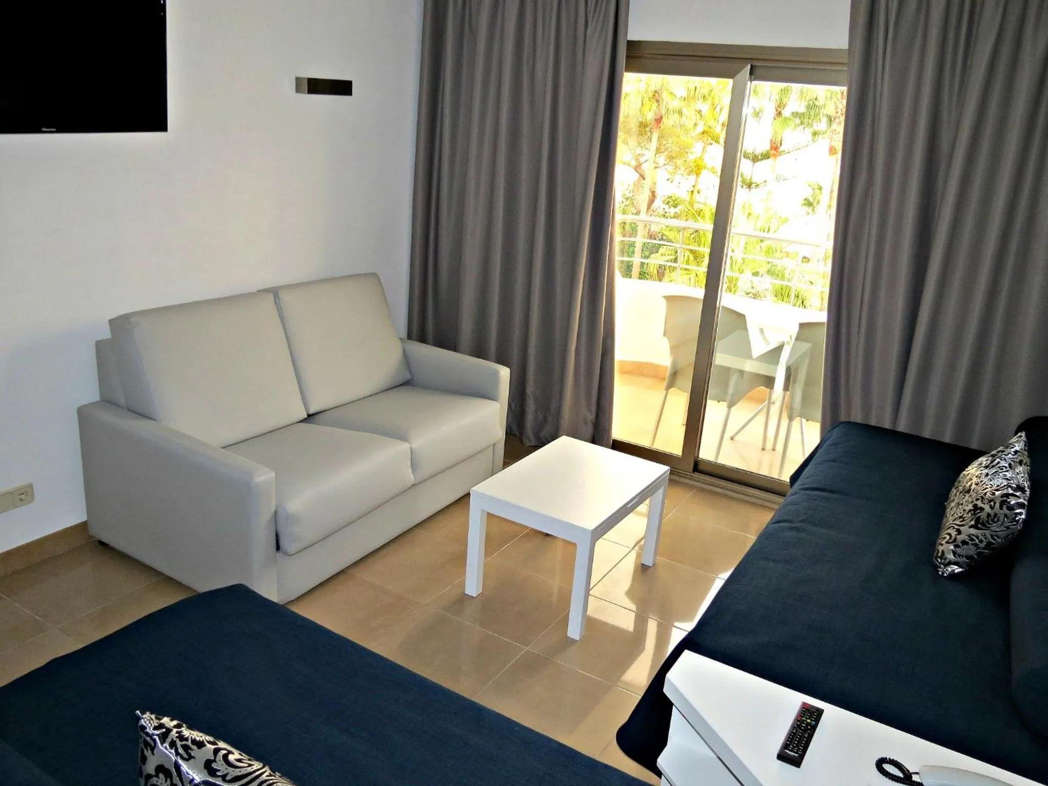 Photo of the whole room in BG Pamplona