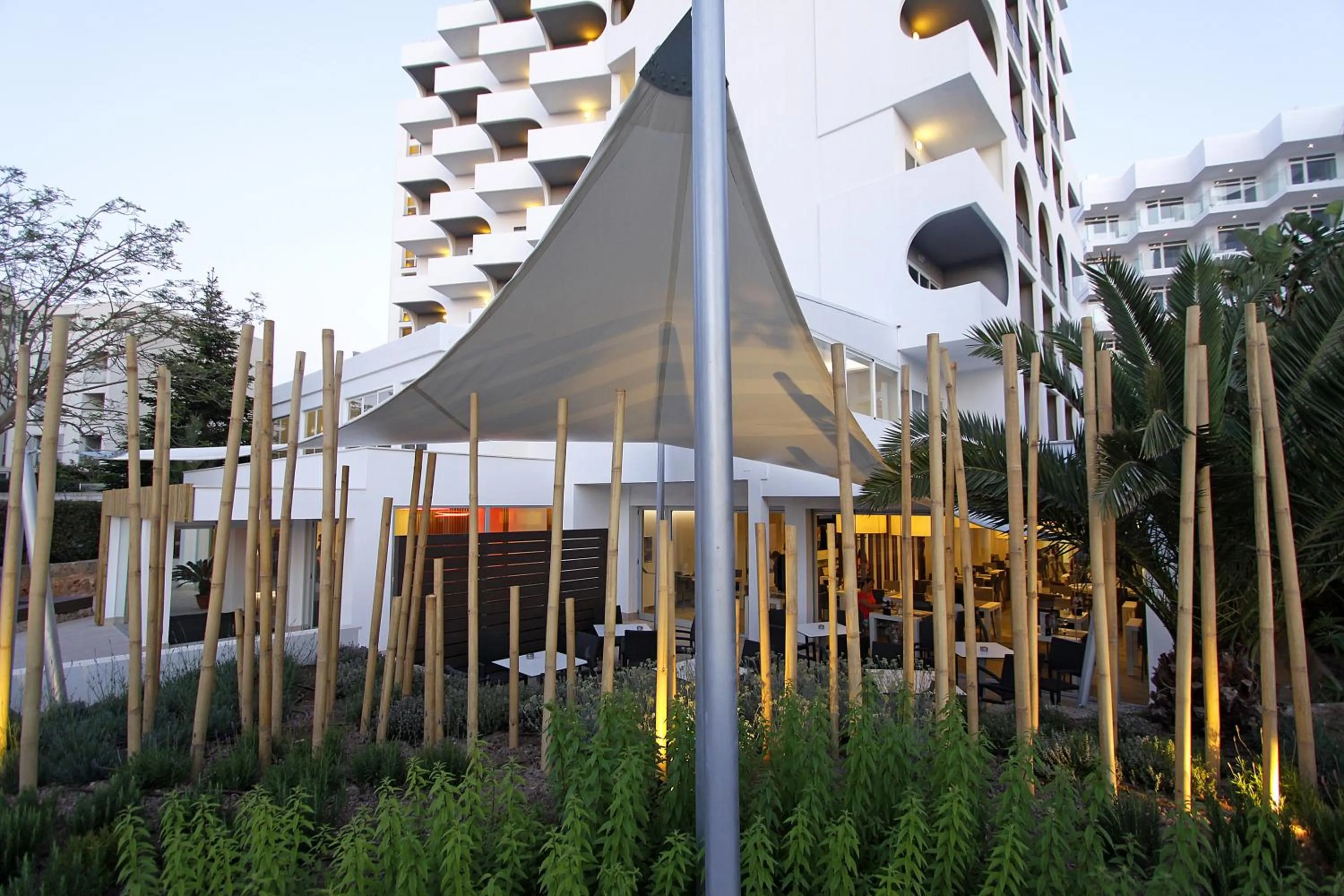 Facade/entrance in BG Pamplona