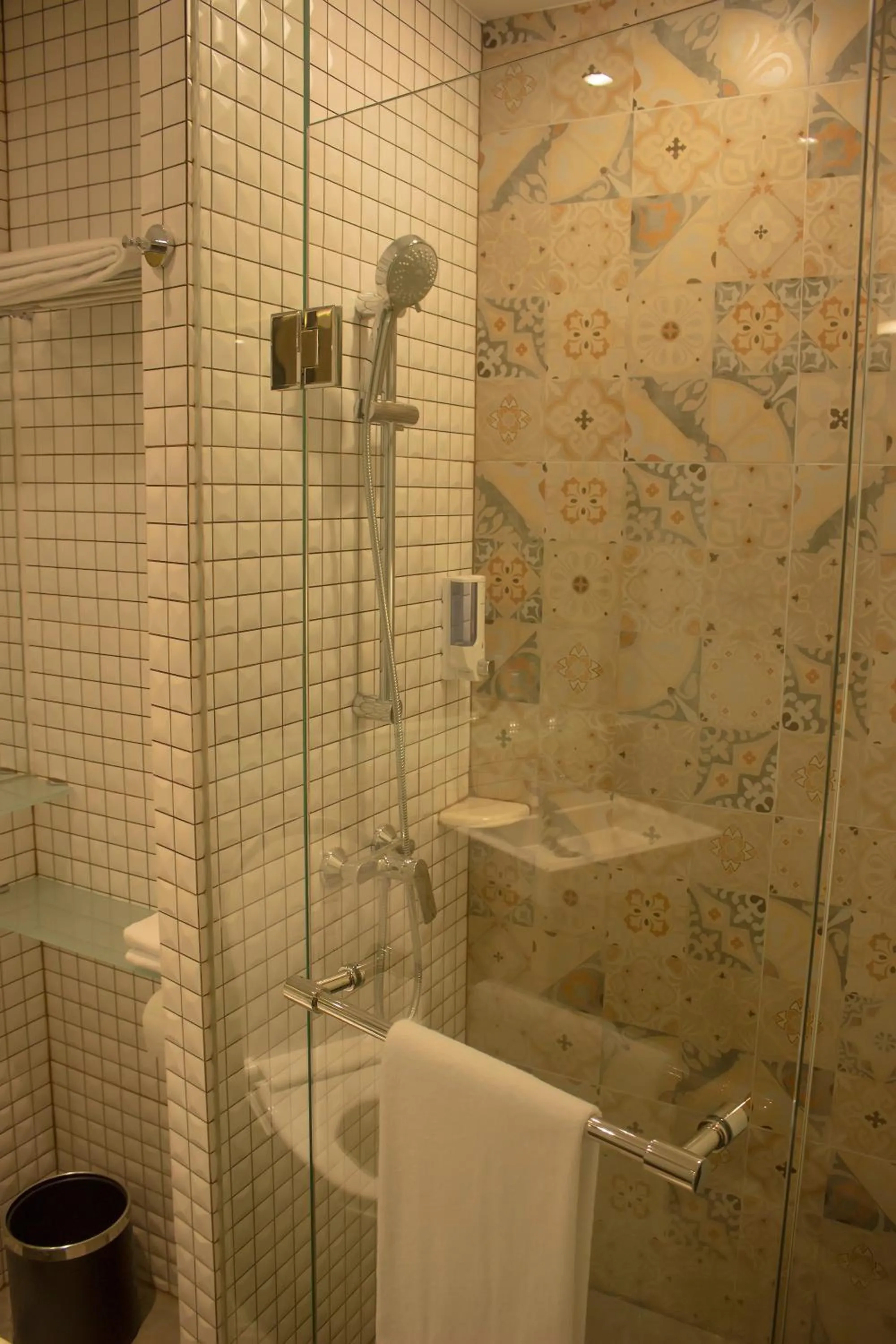 Shower in Ana Hotel Jakarta