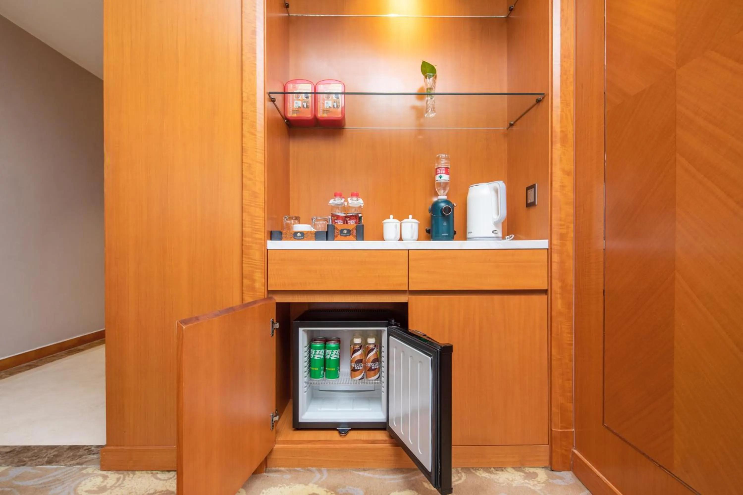 minibar in Metropolo Jinjiang Yongqing Daxing International Airport Hotel