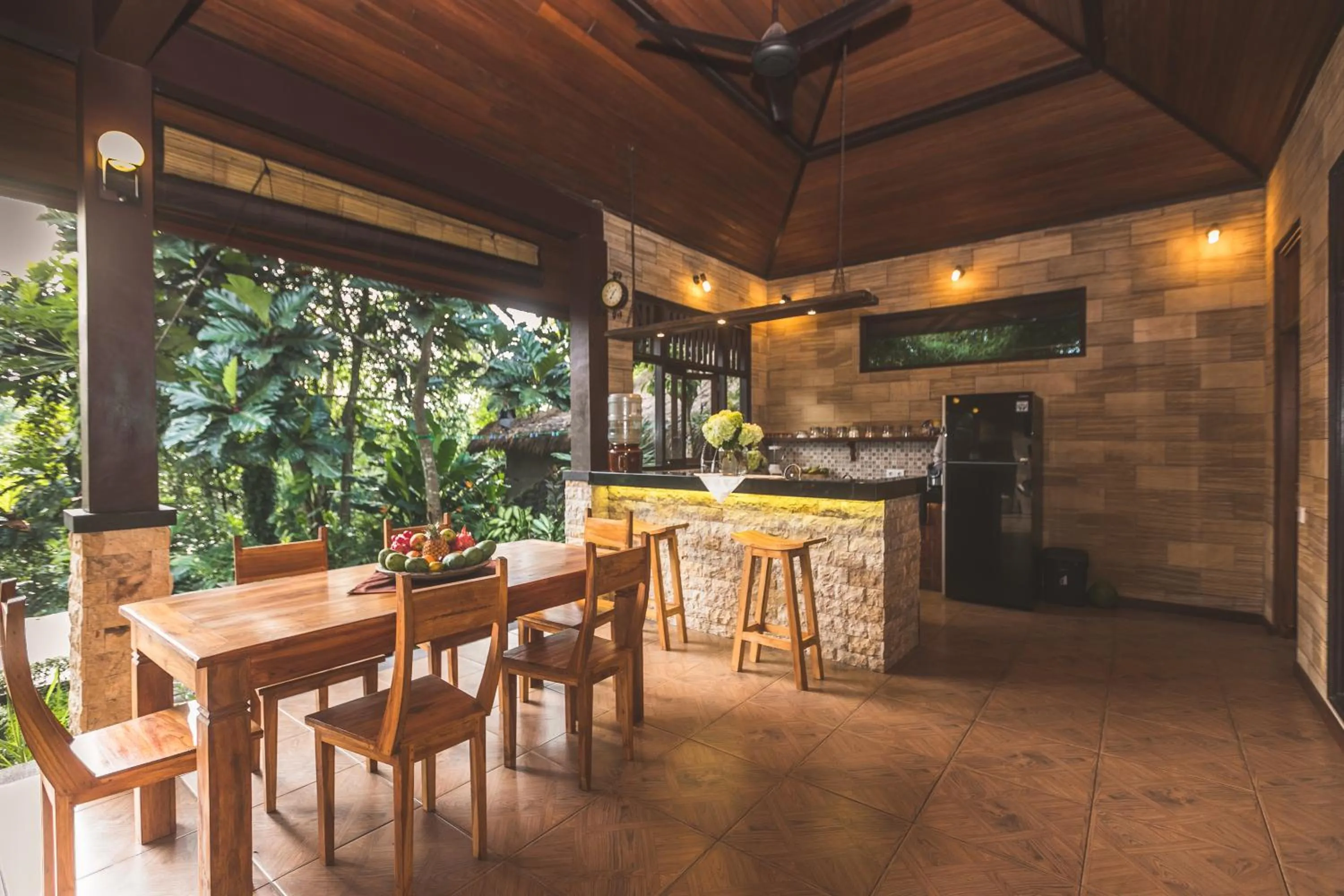 Kitchen or kitchenette in A Priori Villa Ubud