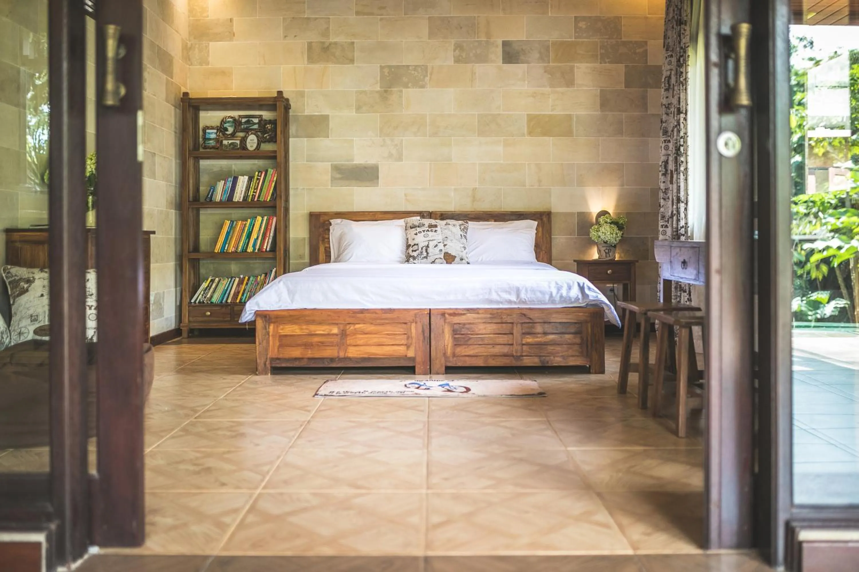 Bed in A Priori Villa Ubud