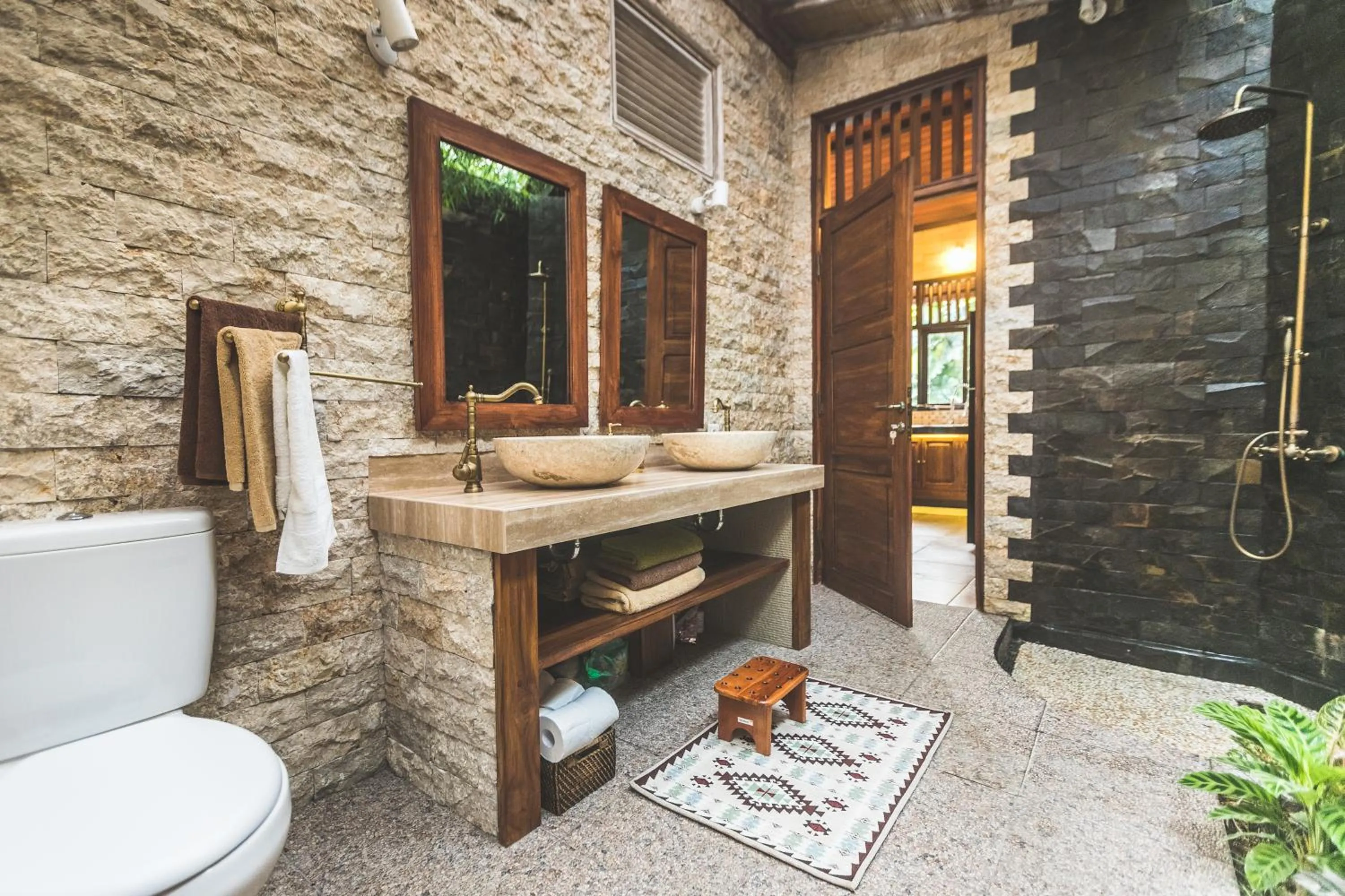 Shower in A Priori Villa Ubud