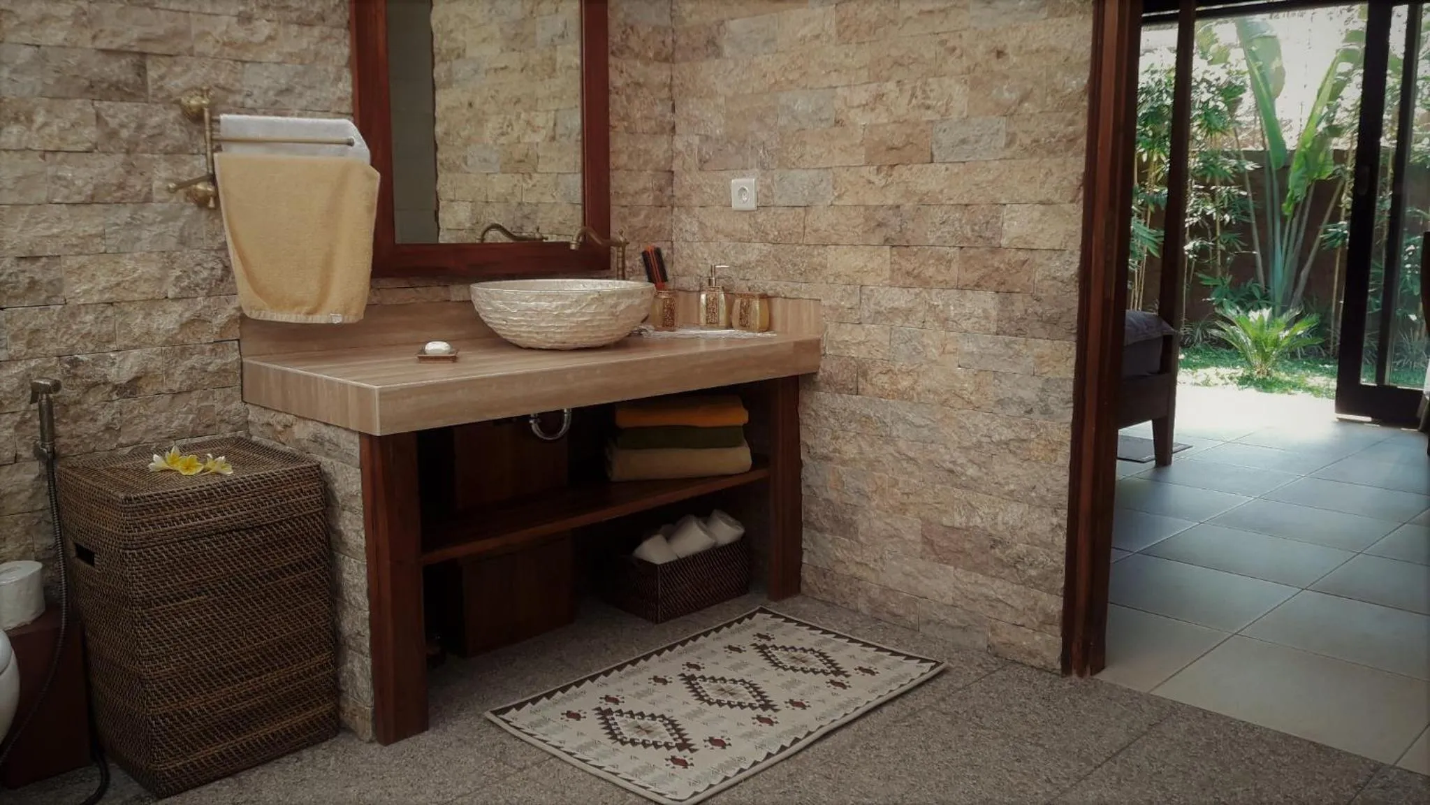 Bathroom in A Priori Villa Ubud