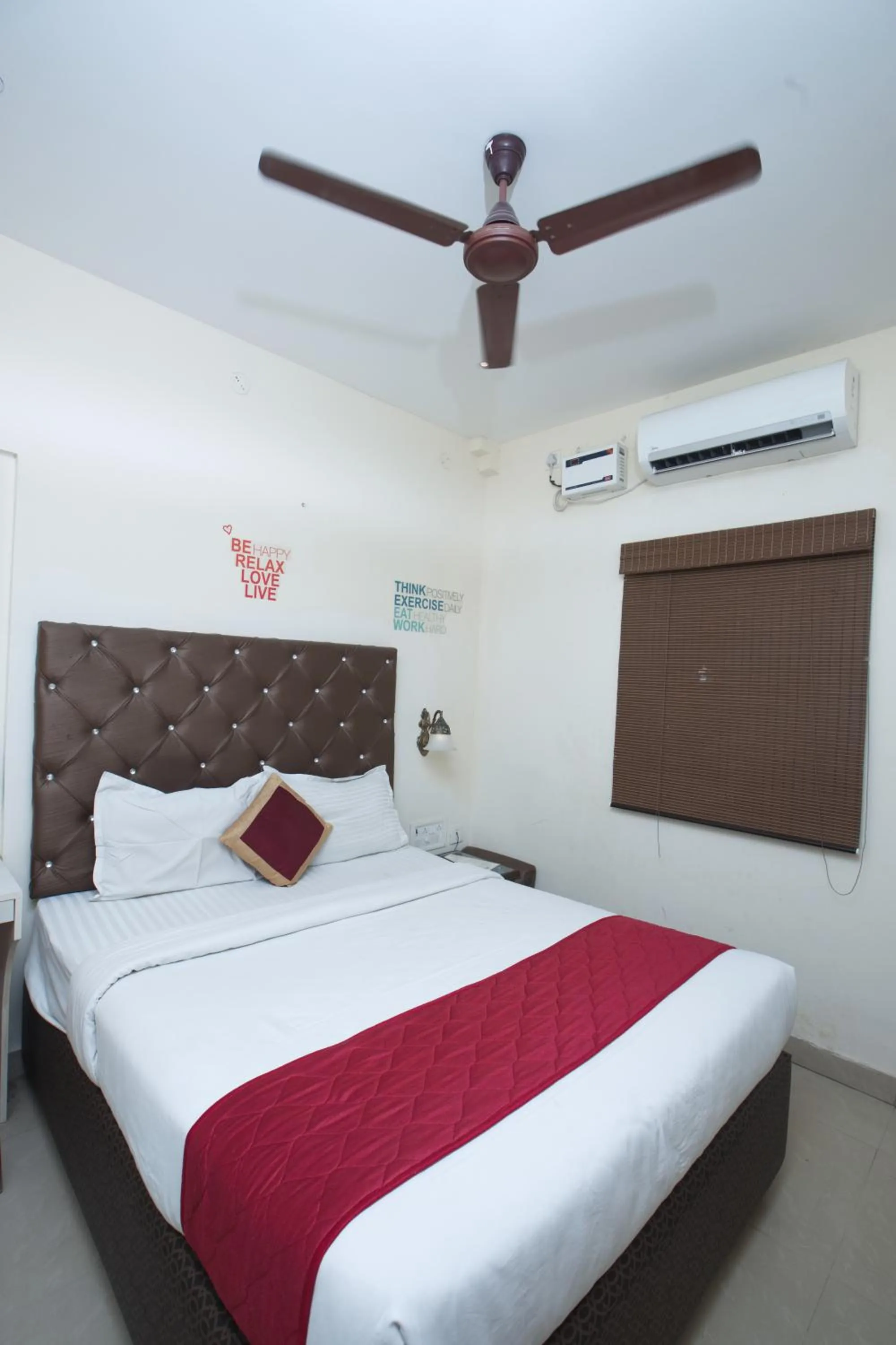 Bed in Zingle Stay Airport Hotel