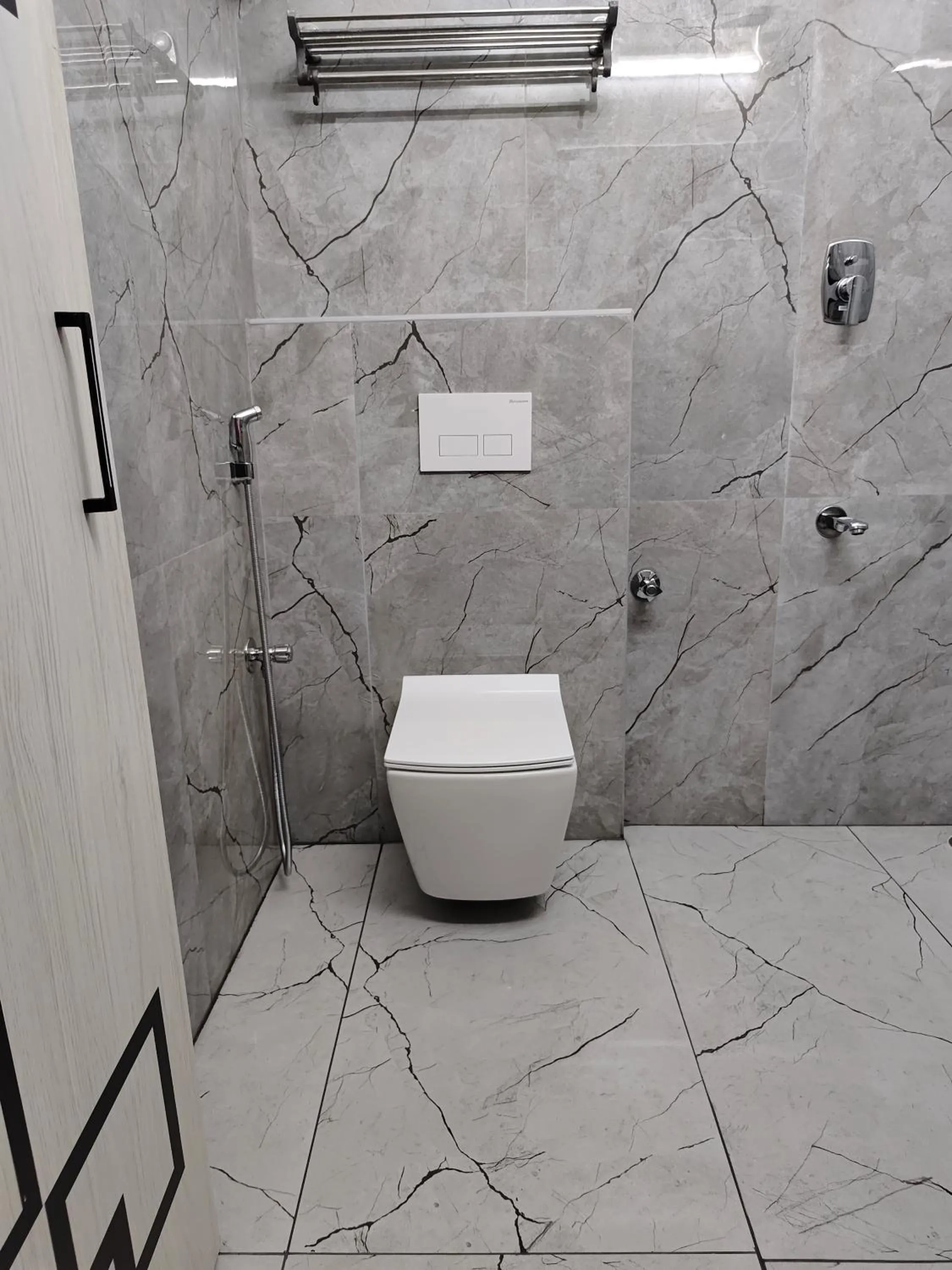 Bathroom in Zingle Stay Airport Hotel