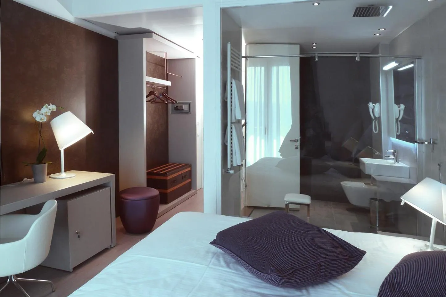 Photo of the whole room, Bed in Hotel Lugano Torretta