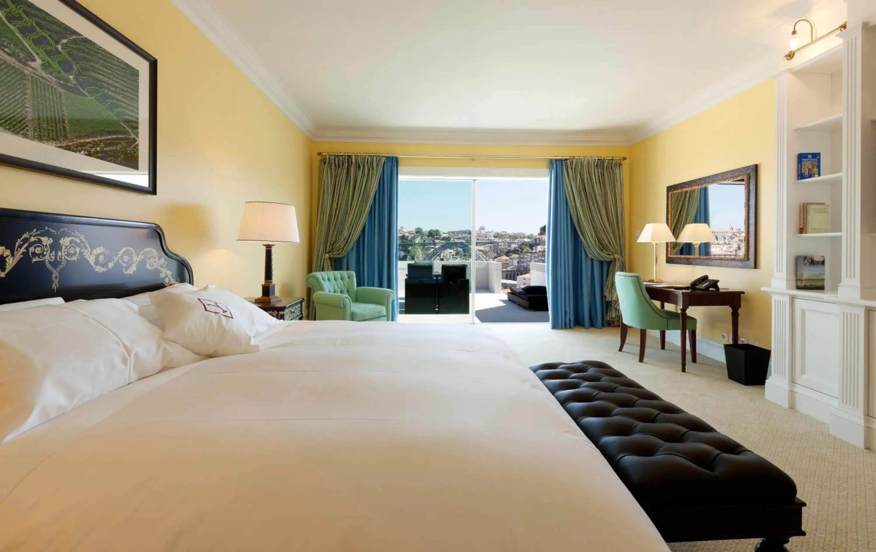 Superior Deluxe Double Room with Panoramic River View - single occupancy in The Yeatman Superior Deluxe Double Room with Panoramic River View - single occupancy in The Yeatman