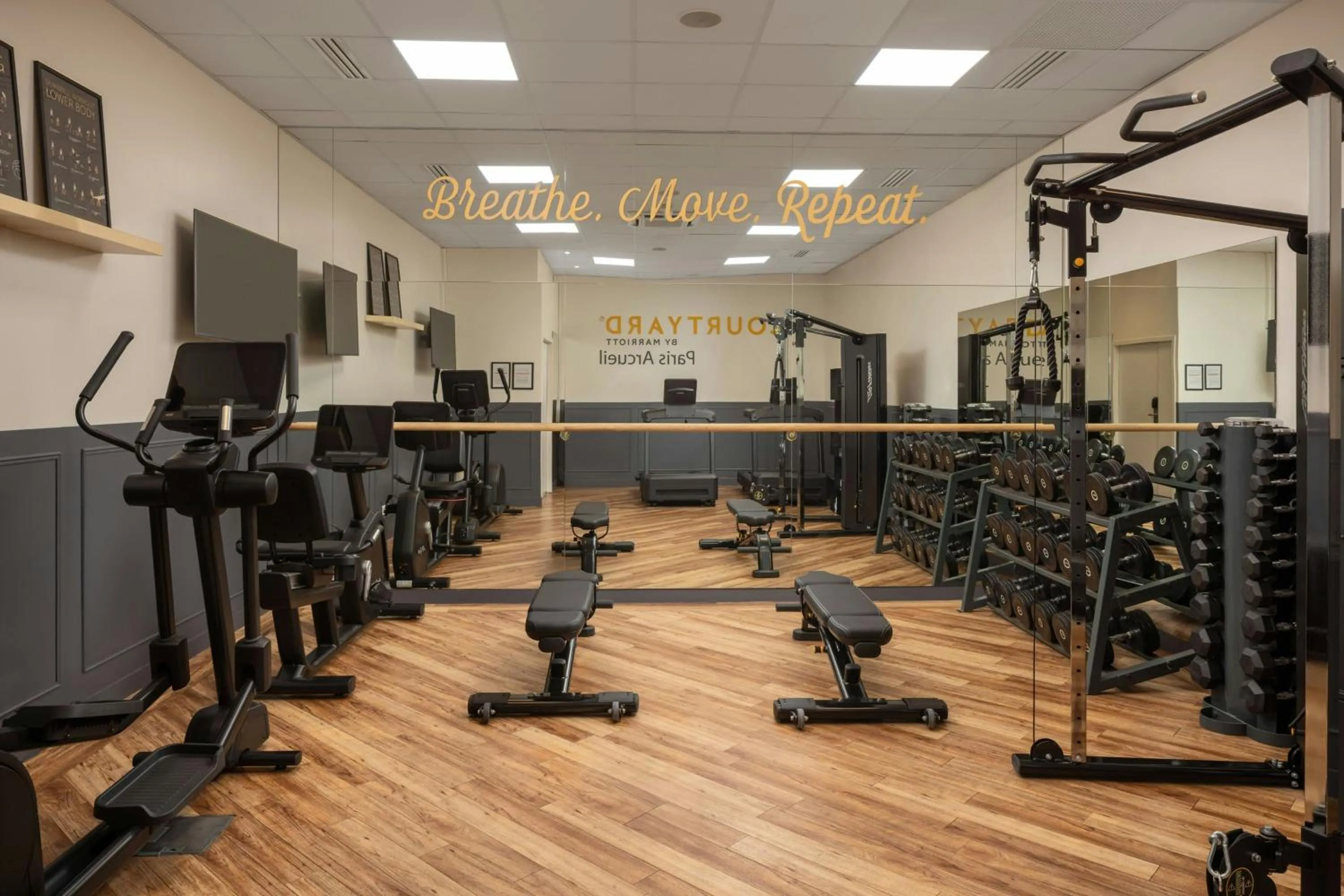 Fitness centre/facilities in Courtyard by Marriott Paris Arcueil