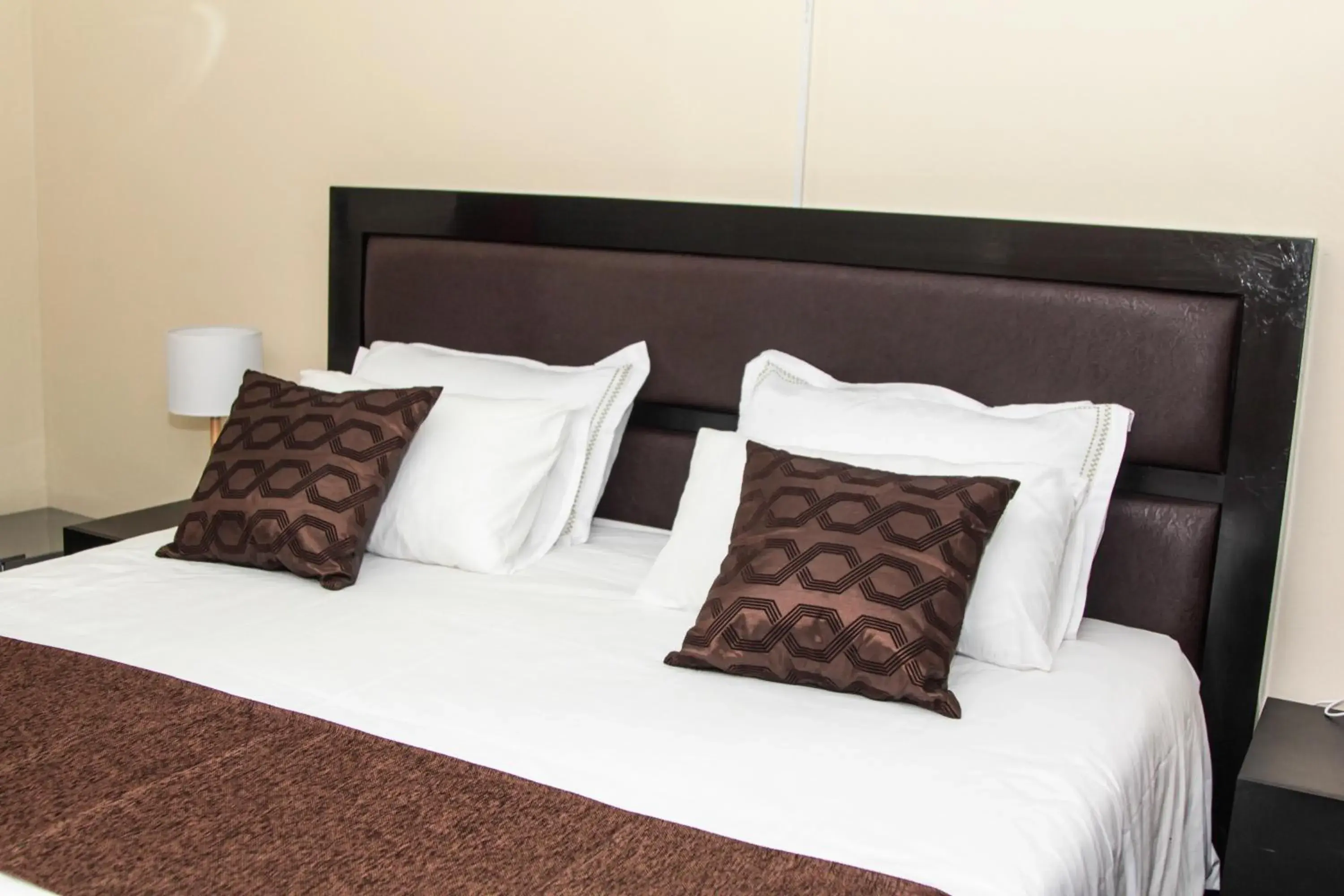 Double or Twin Room with Bathroom - single occupancy in Streets of Gold Guest House Double or Twin Room with Bathroom - single occupancy in Streets of Gold Guest House